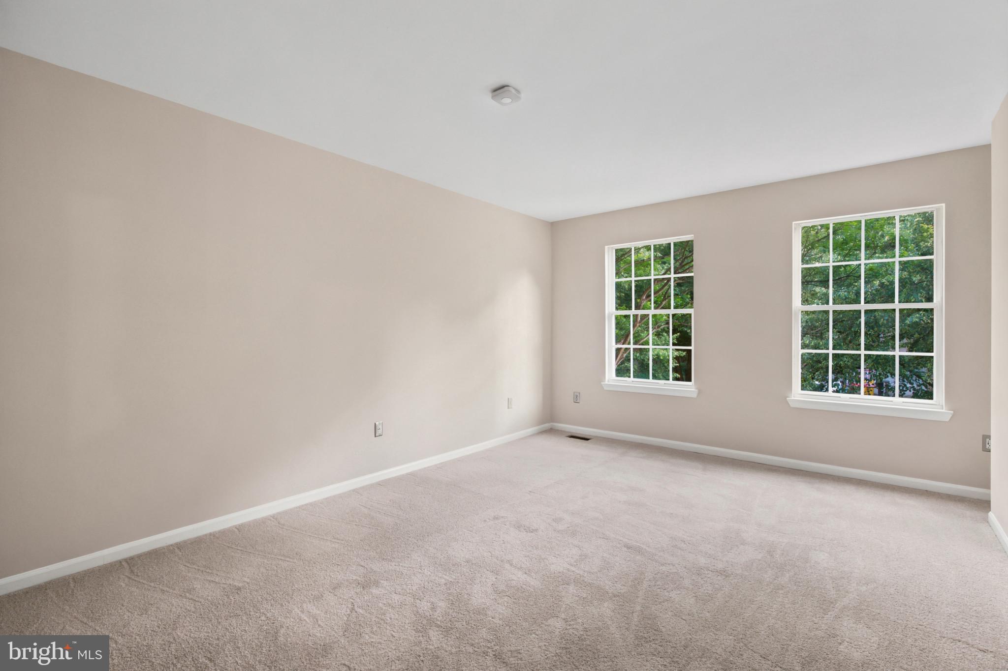 CROFTON WOODS - Residential