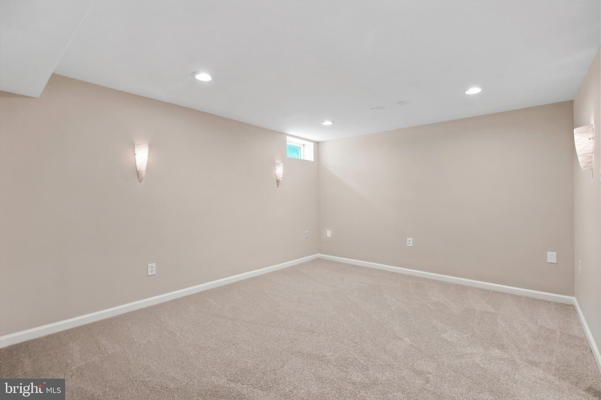 CROFTON WOODS - Residential