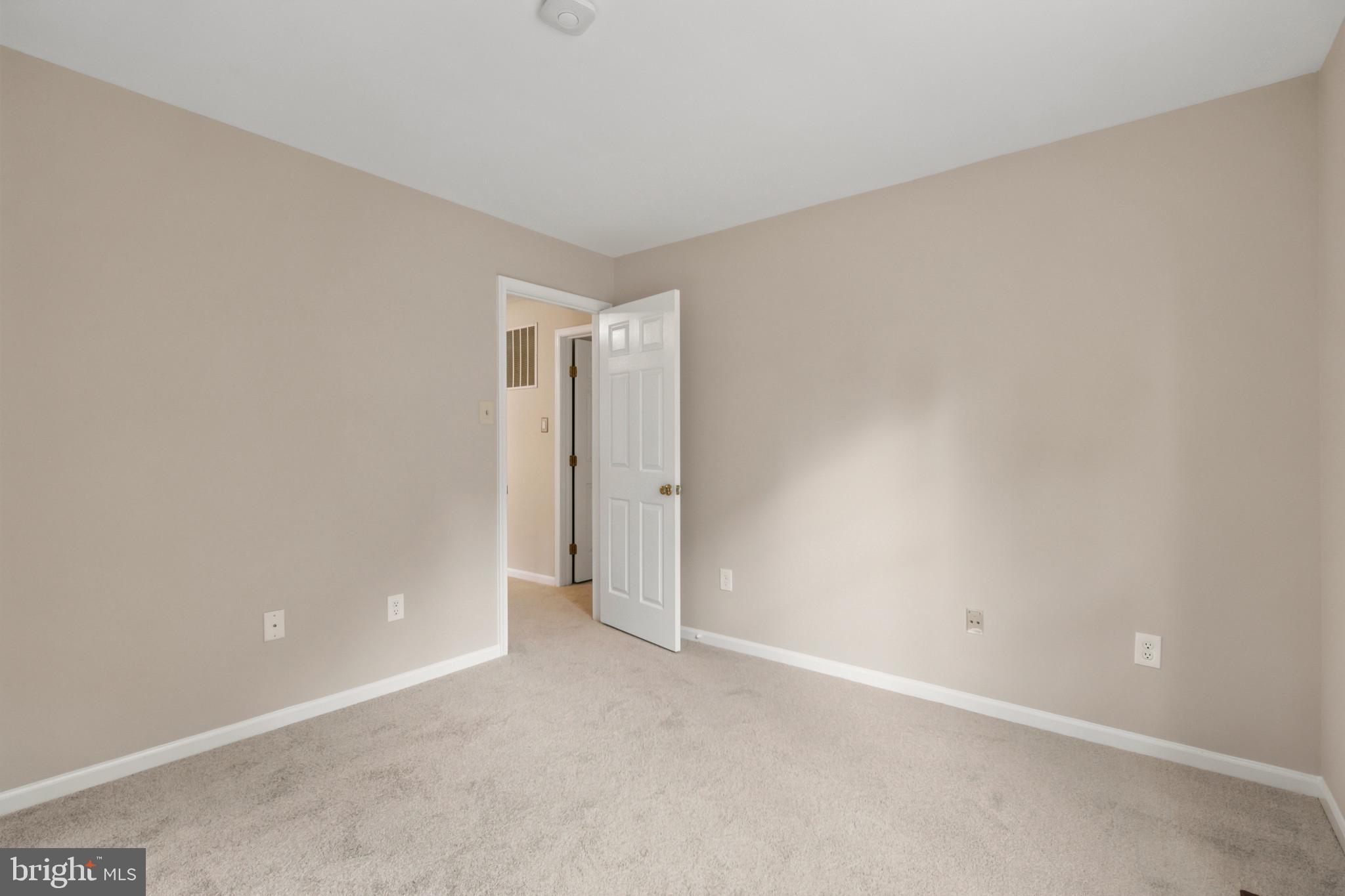CROFTON WOODS - Residential