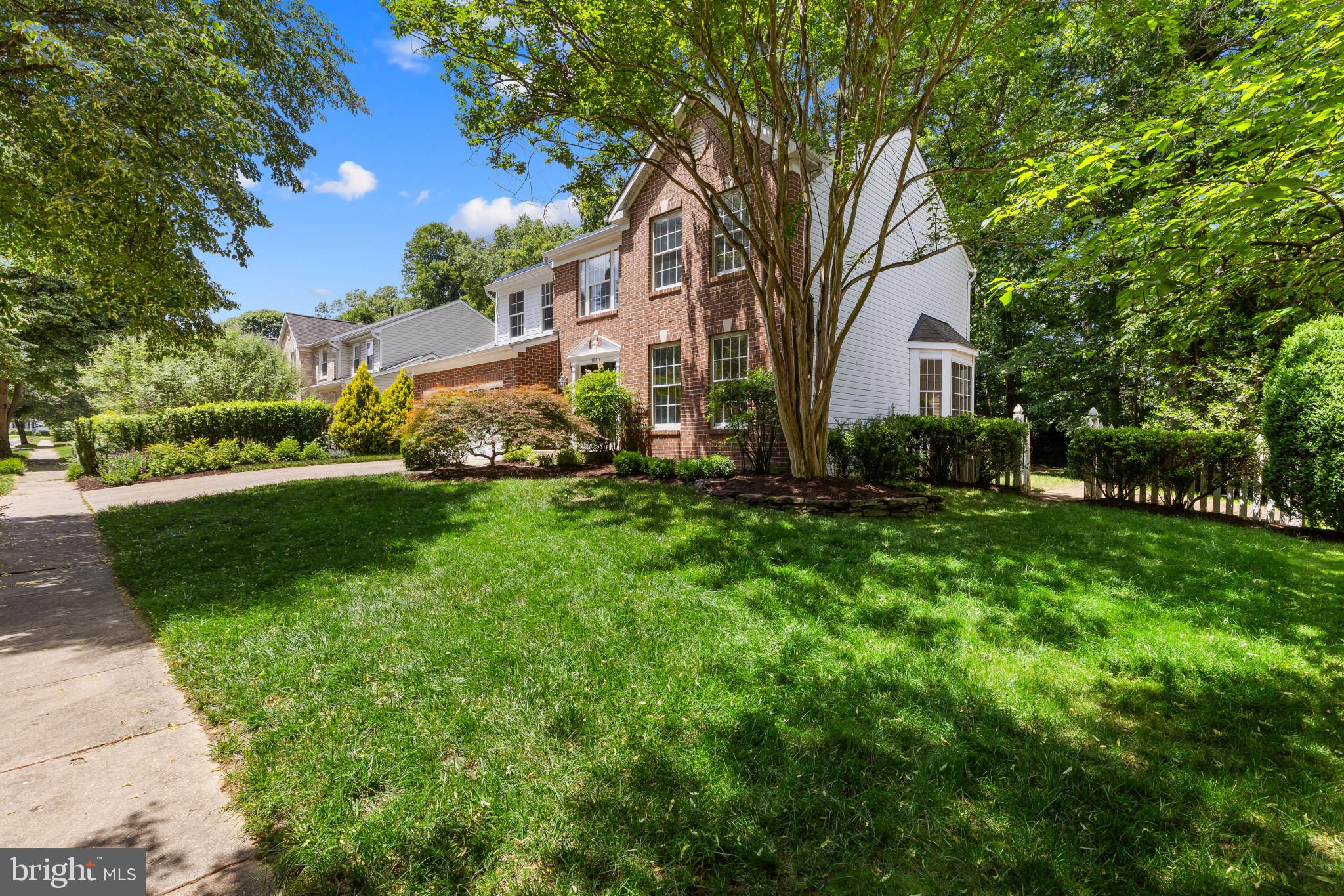 CROFTON WOODS - Residential