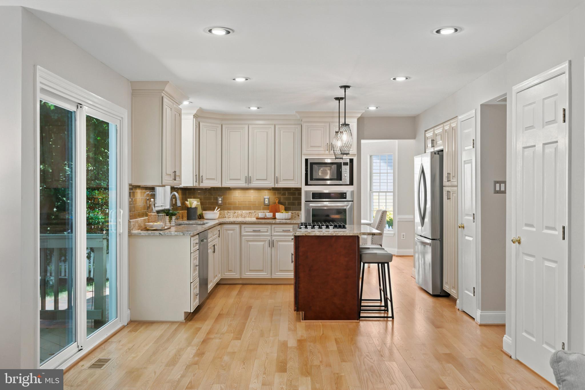 CROFTON WOODS - Residential