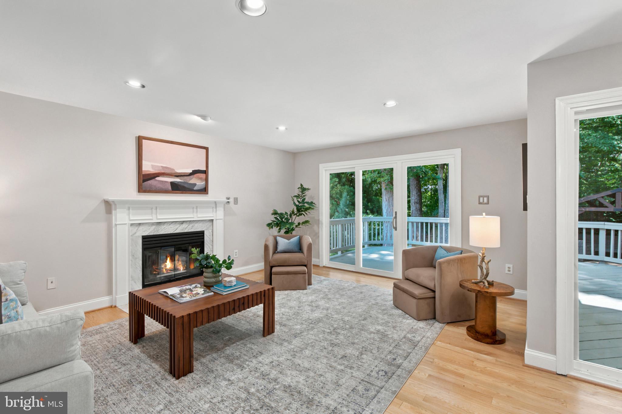 CROFTON WOODS - Residential