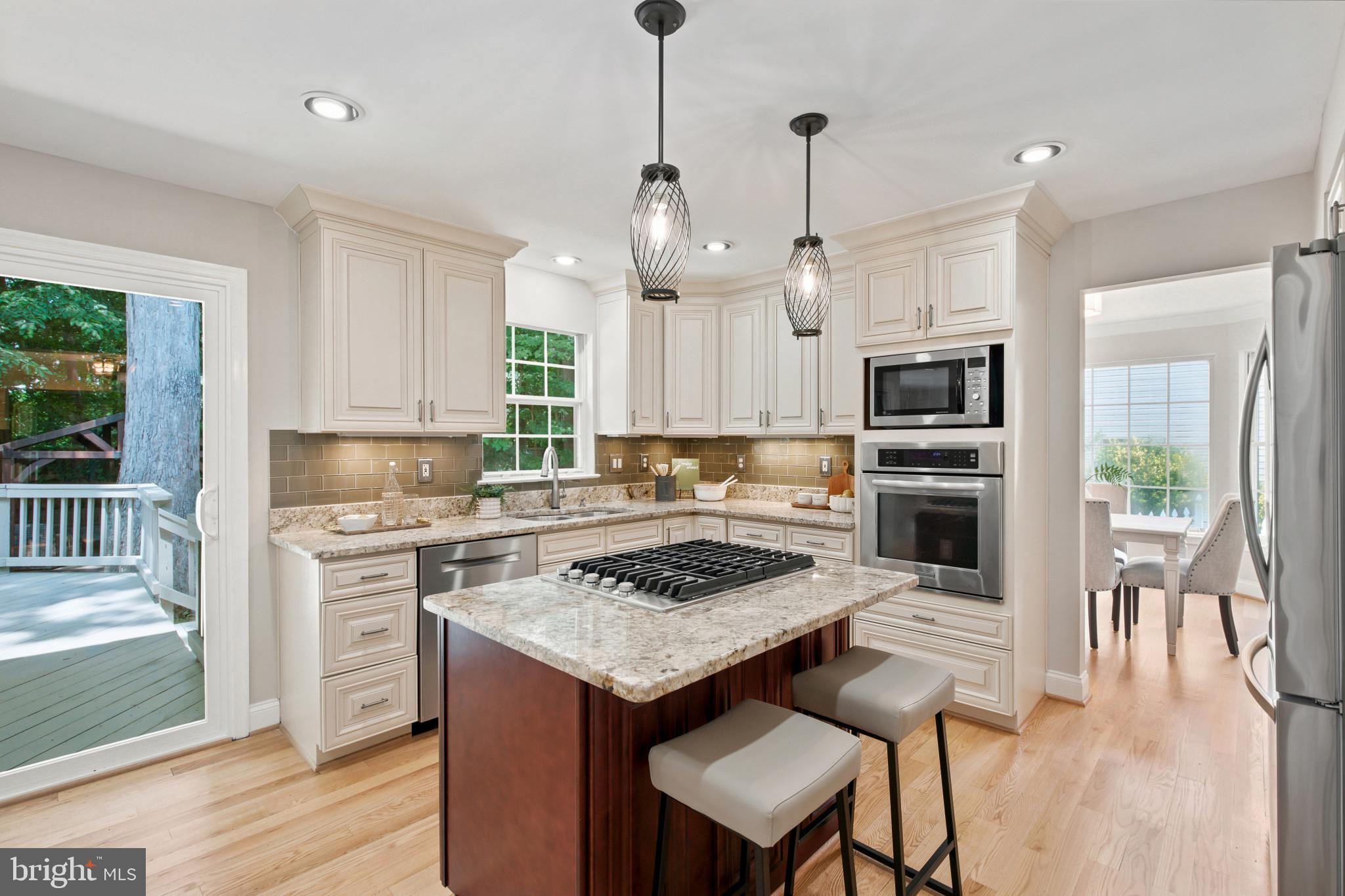 CROFTON WOODS - Residential
