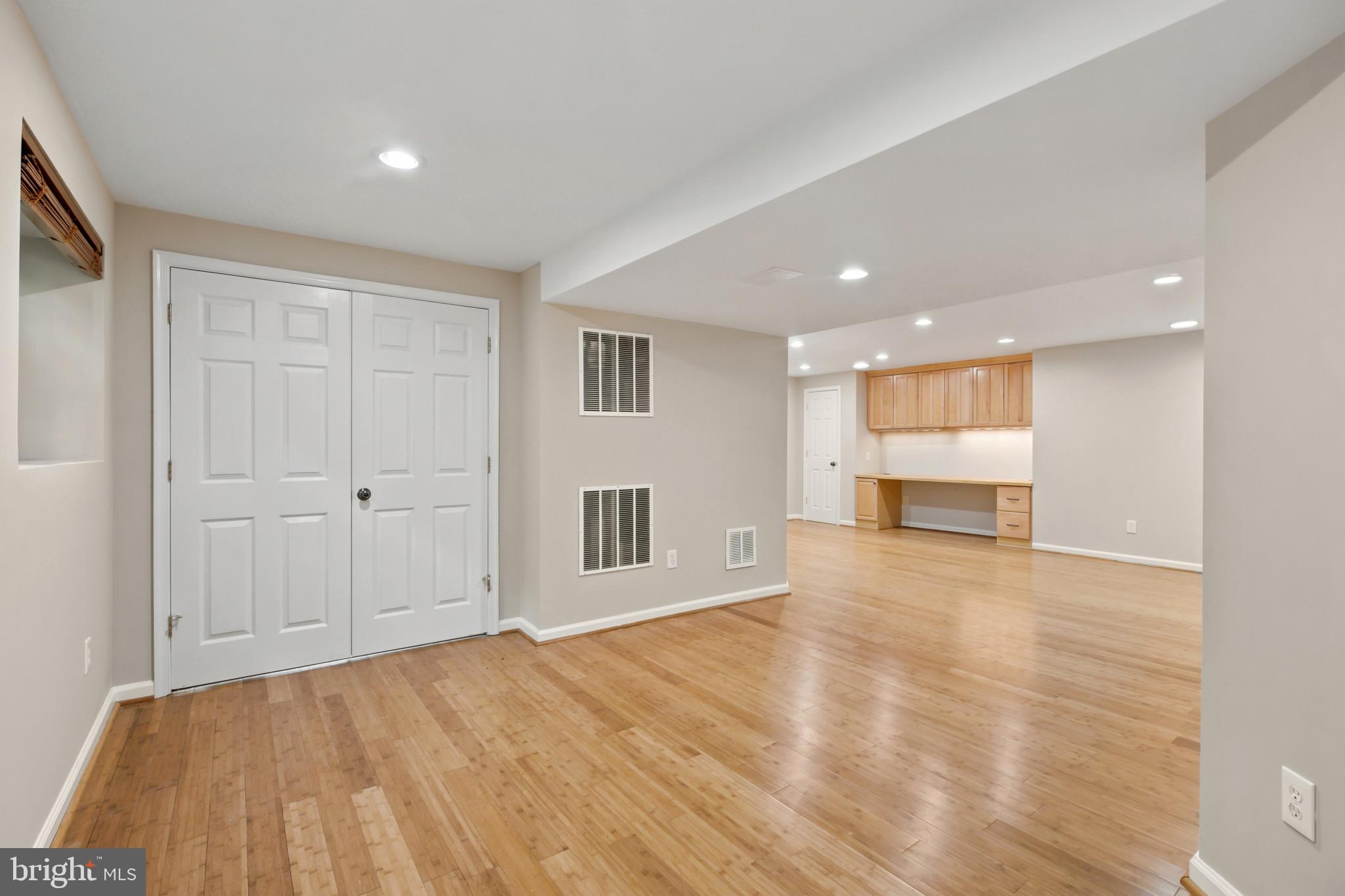 CROFTON WOODS - Residential