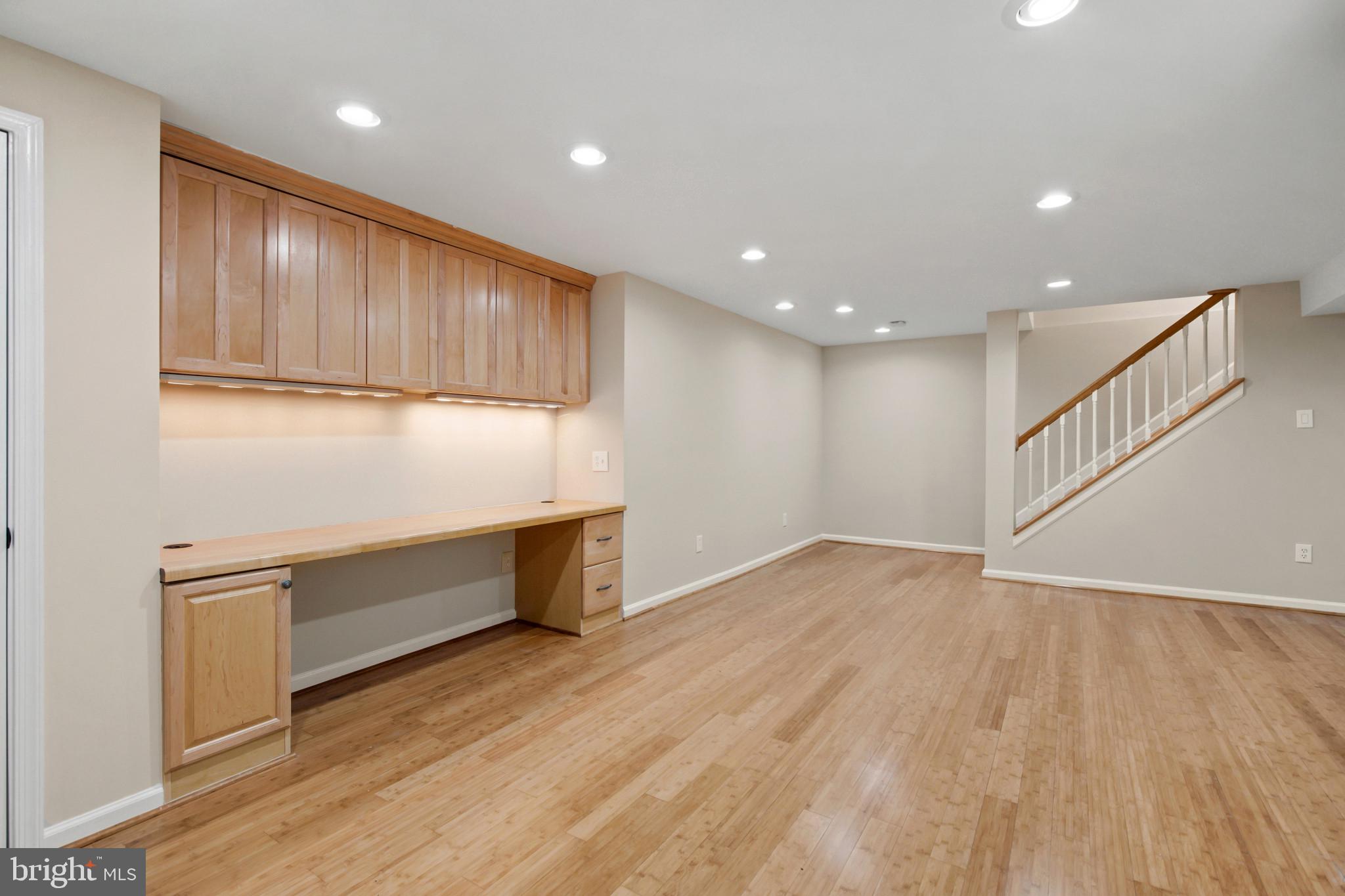 CROFTON WOODS - Residential