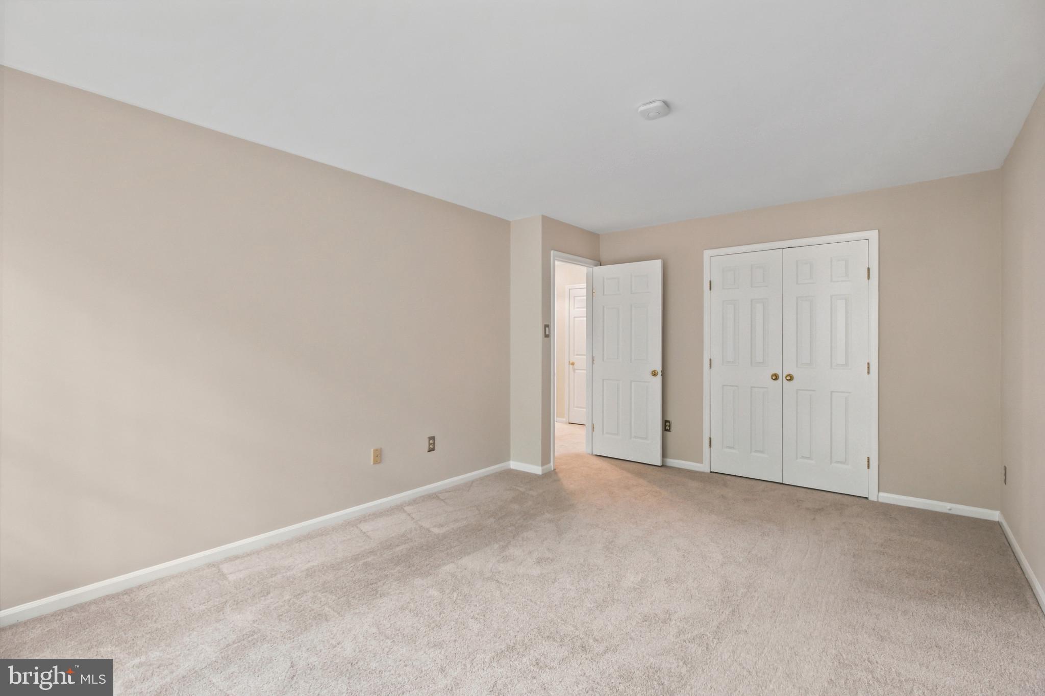 CROFTON WOODS - Residential