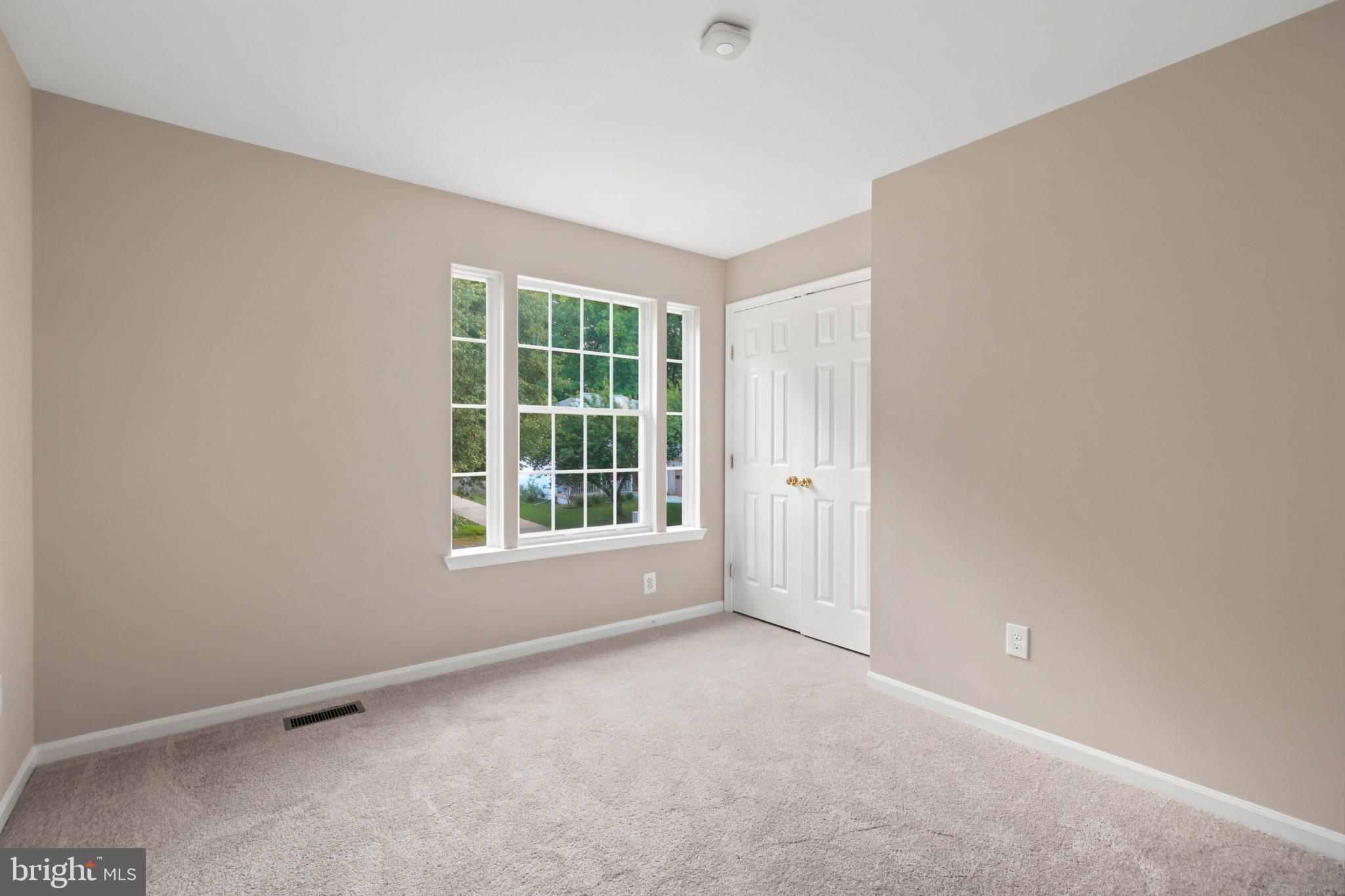 CROFTON WOODS - Residential