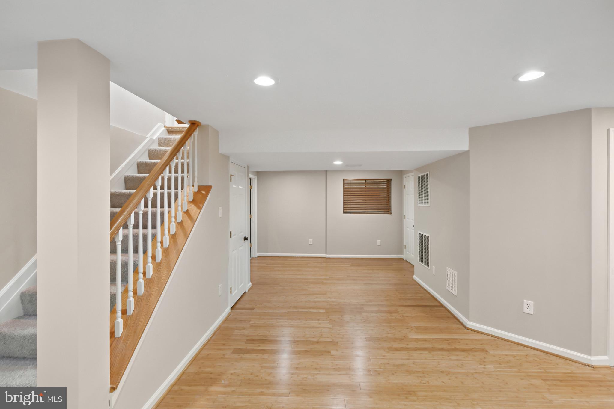 CROFTON WOODS - Residential
