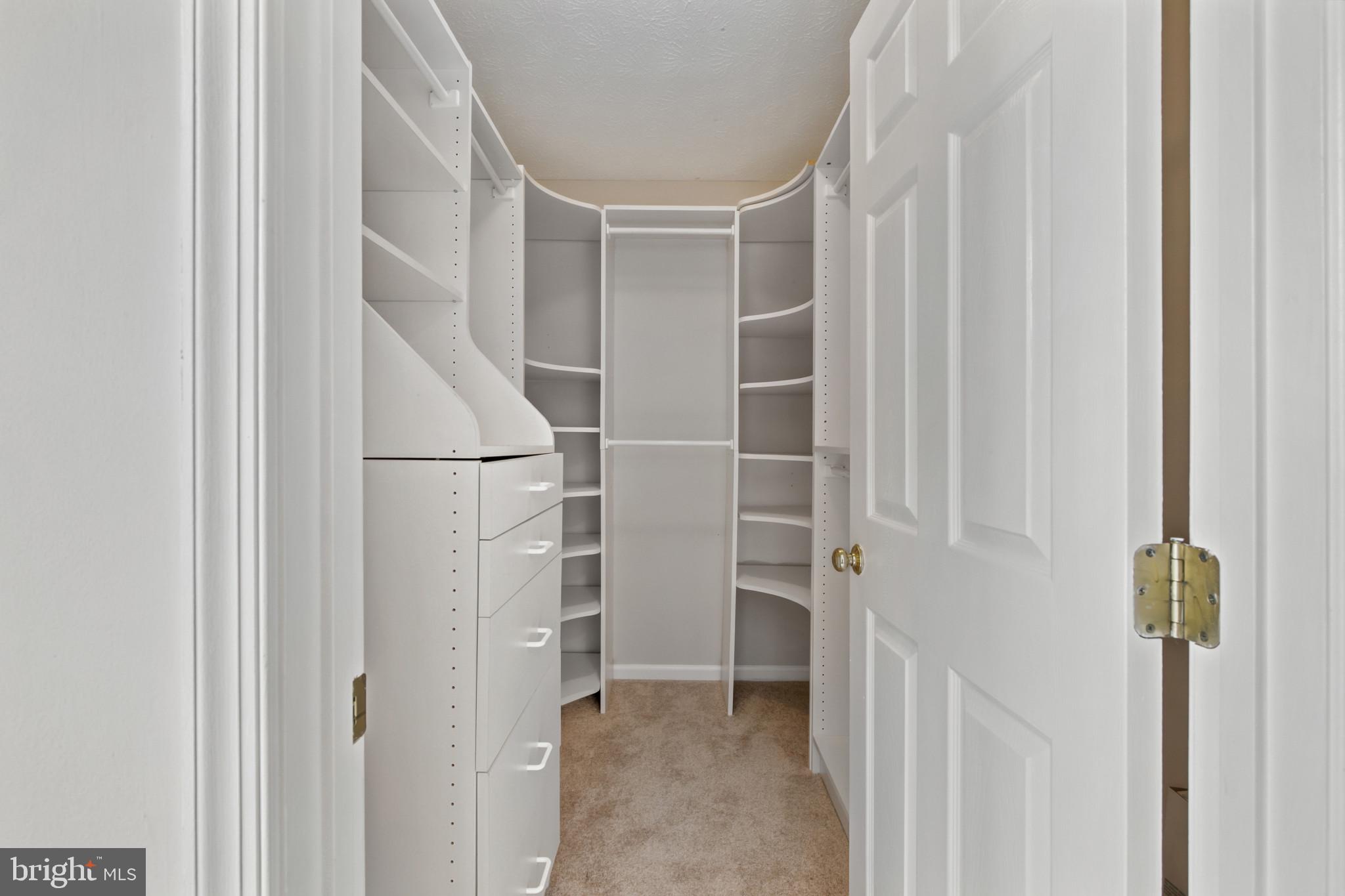 CROFTON WOODS - Residential