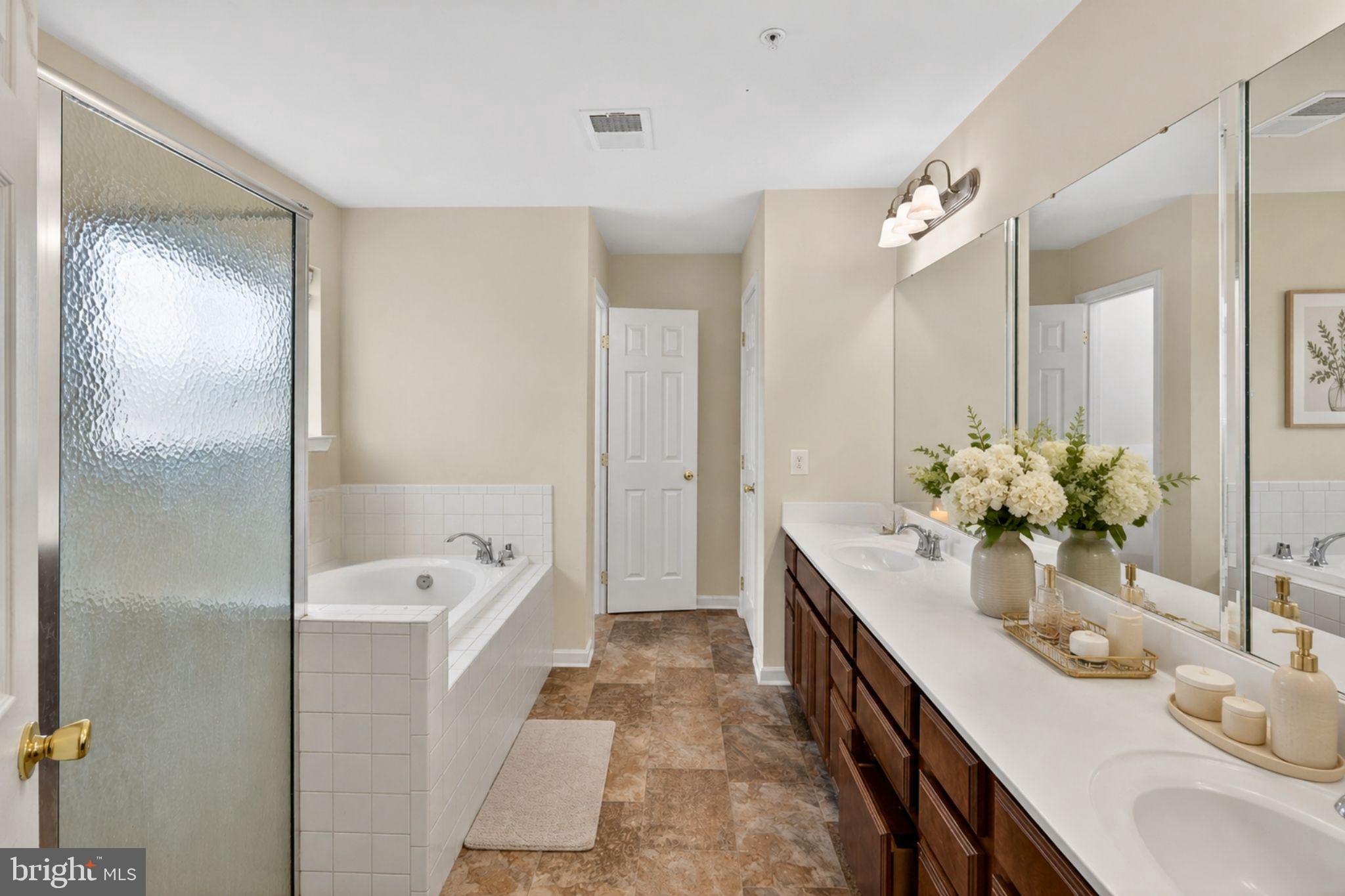 SURRATTS CROSSING - Residential
