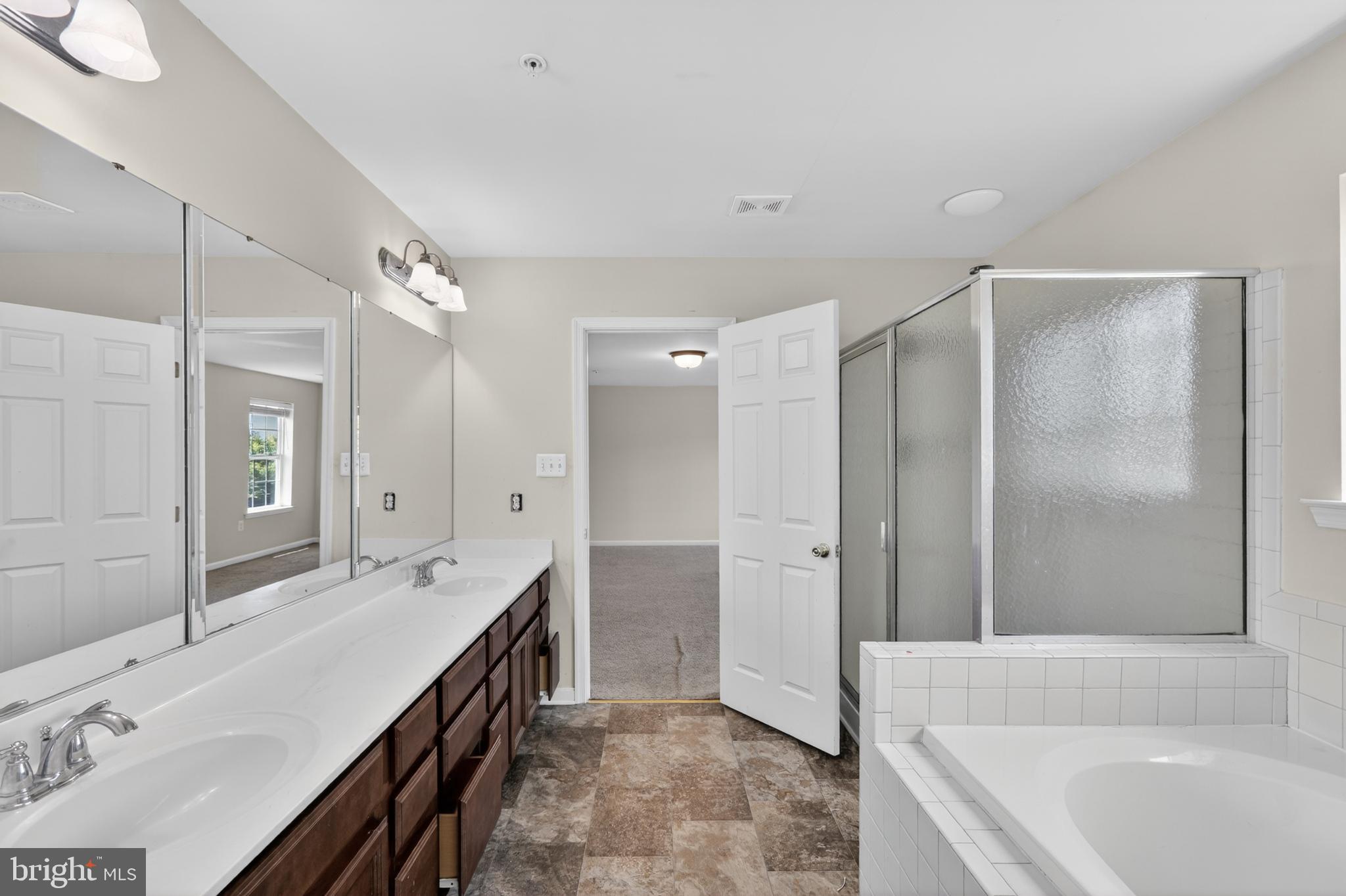 SURRATTS CROSSING - Residential