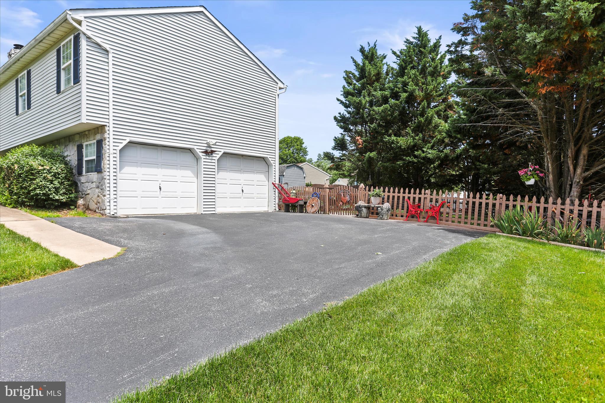 ICE HOUSE ESTATES - Residential