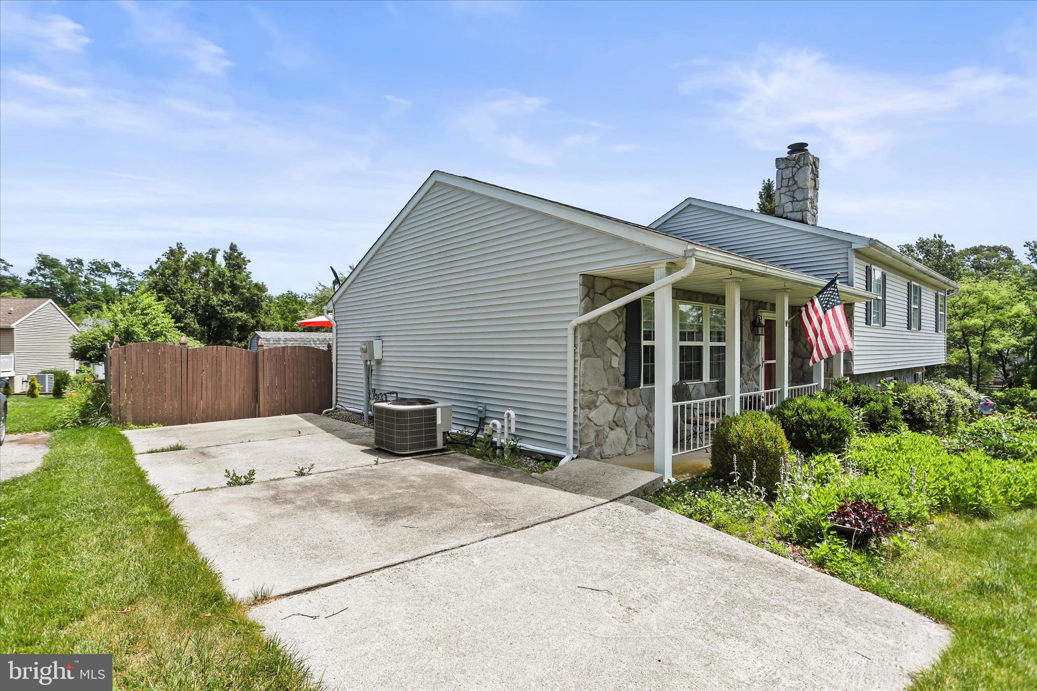ICE HOUSE ESTATES - Residential