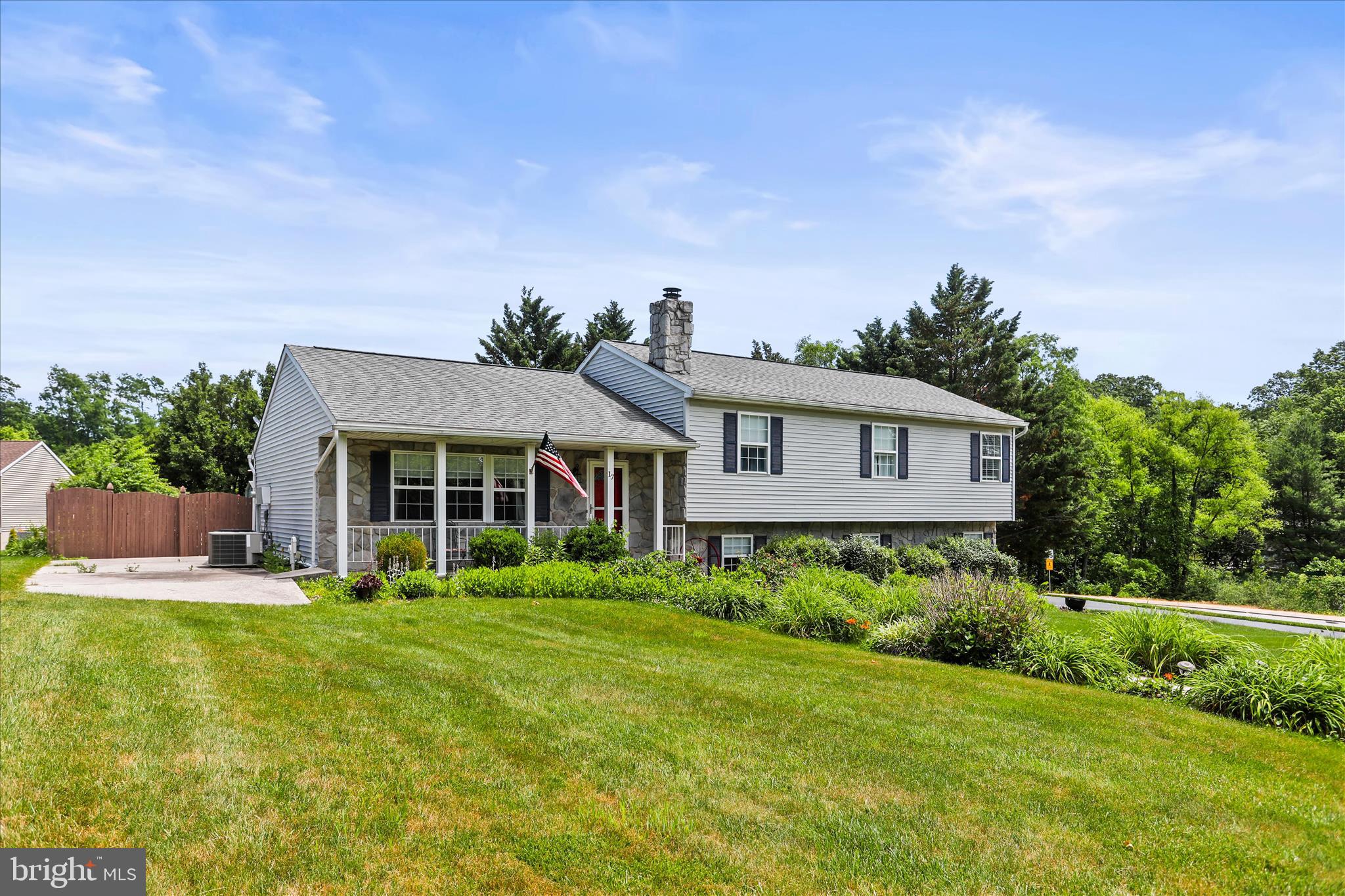ICE HOUSE ESTATES - Residential