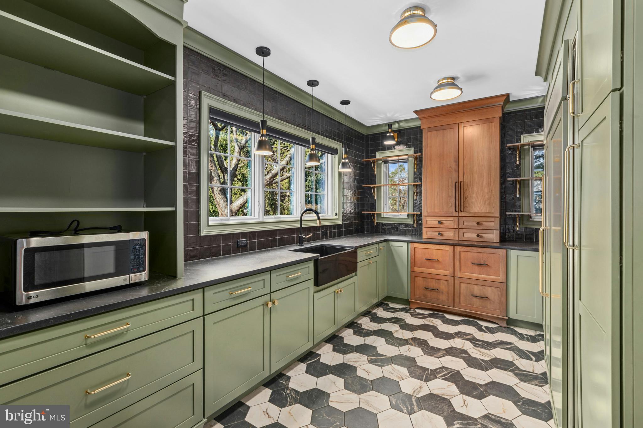 WESTBURY PARK - Residential