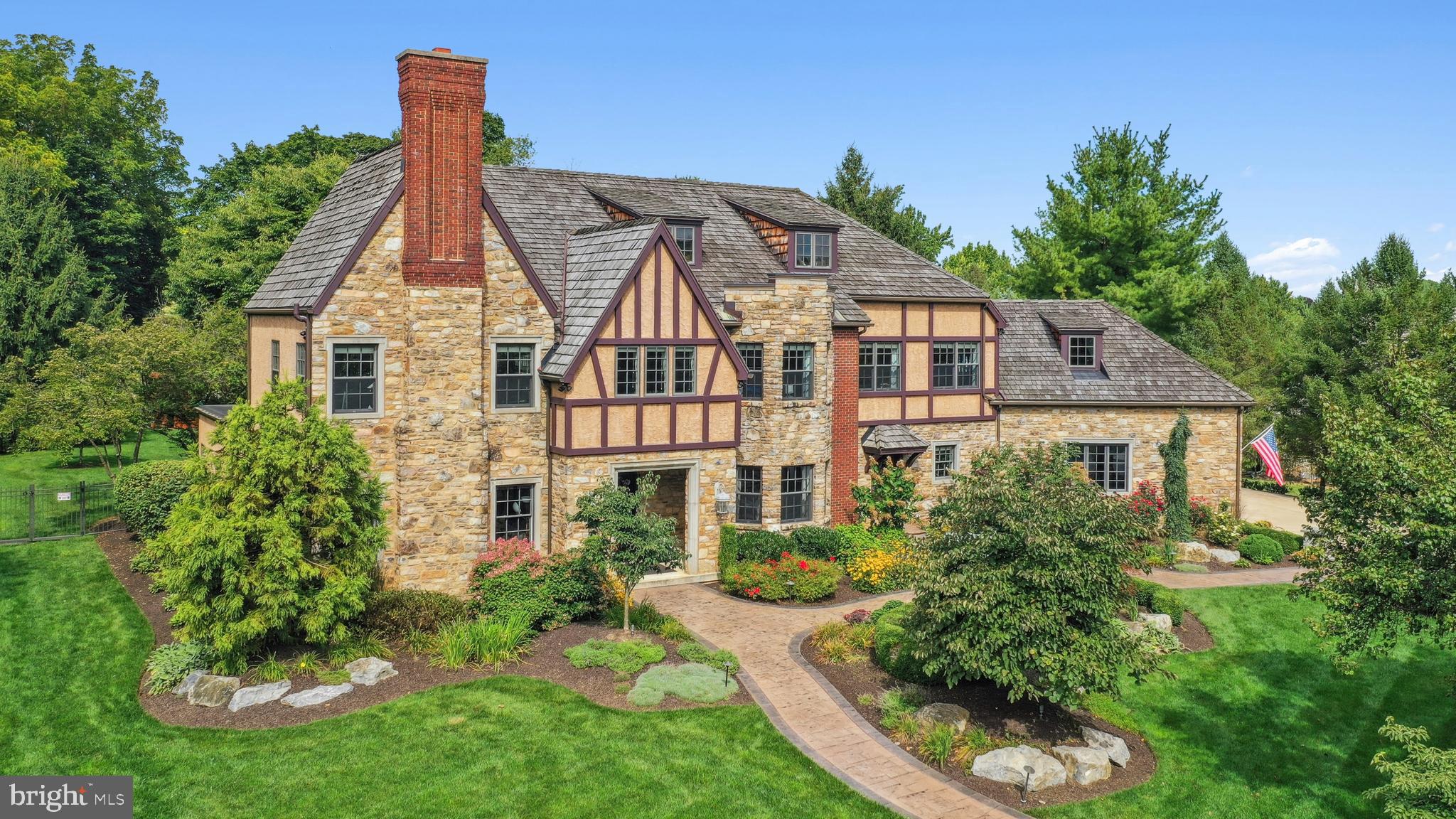 WESTBURY PARK - Residential