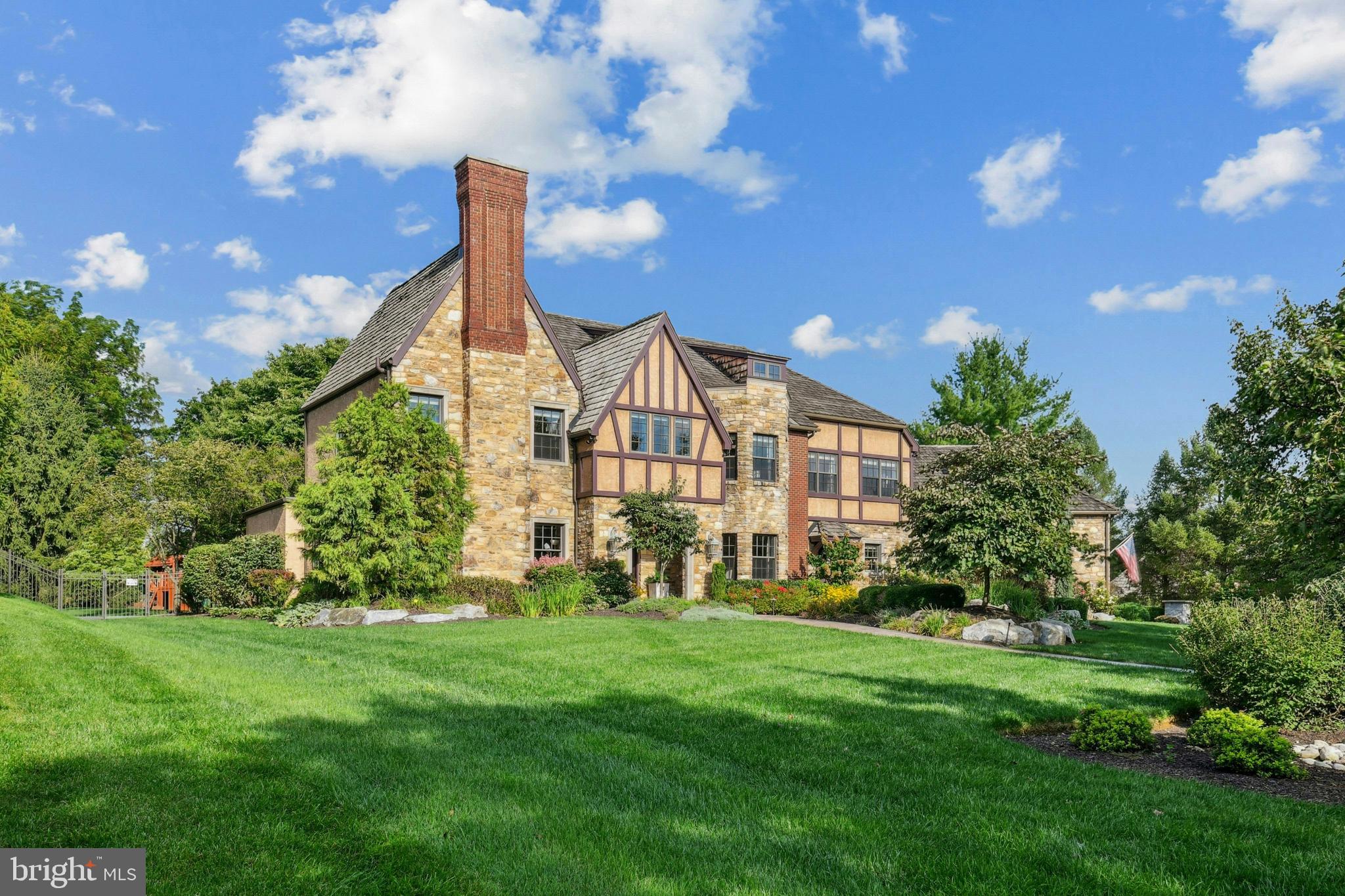 WESTBURY PARK - Residential