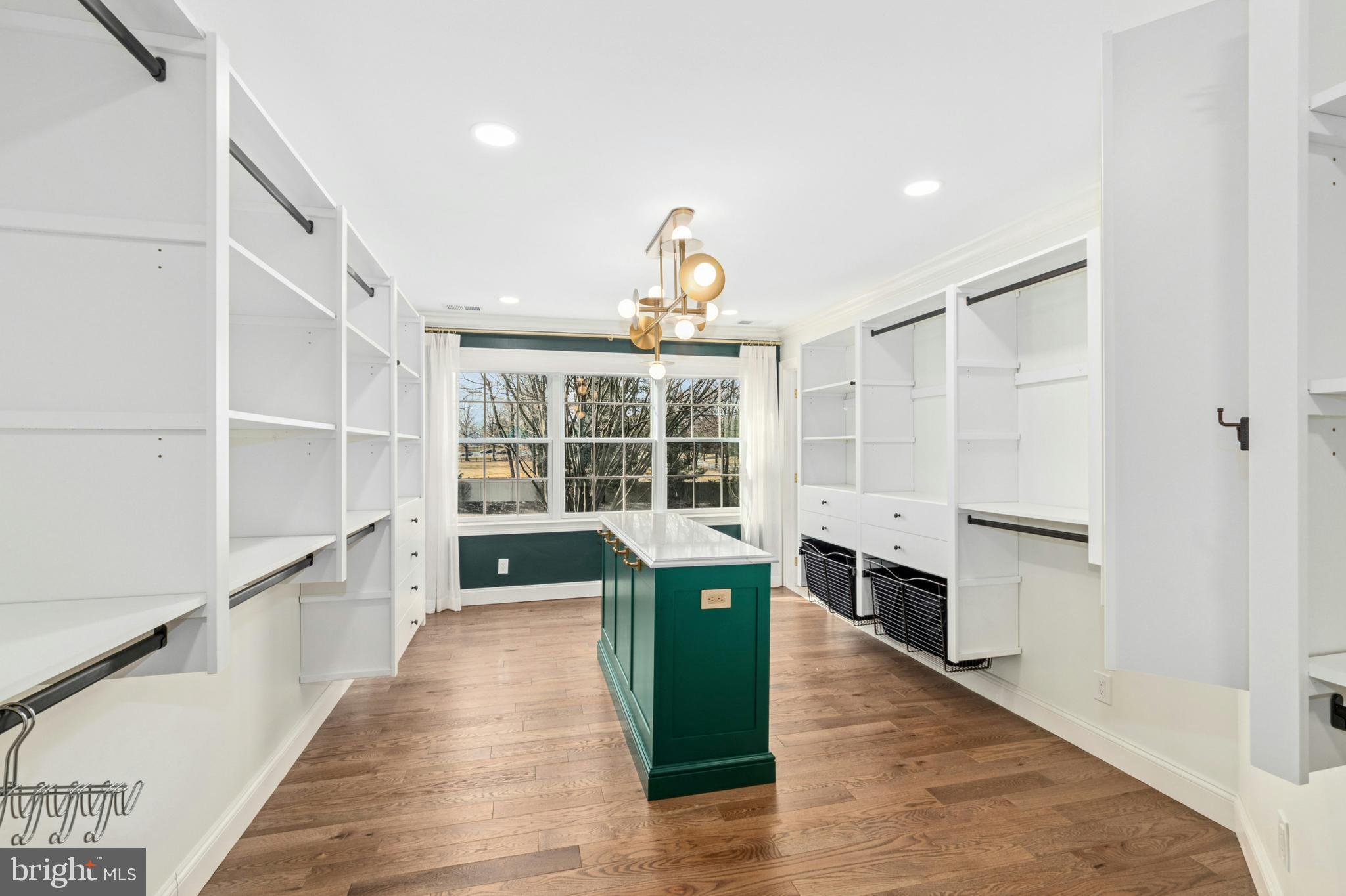 WESTBURY PARK - Residential