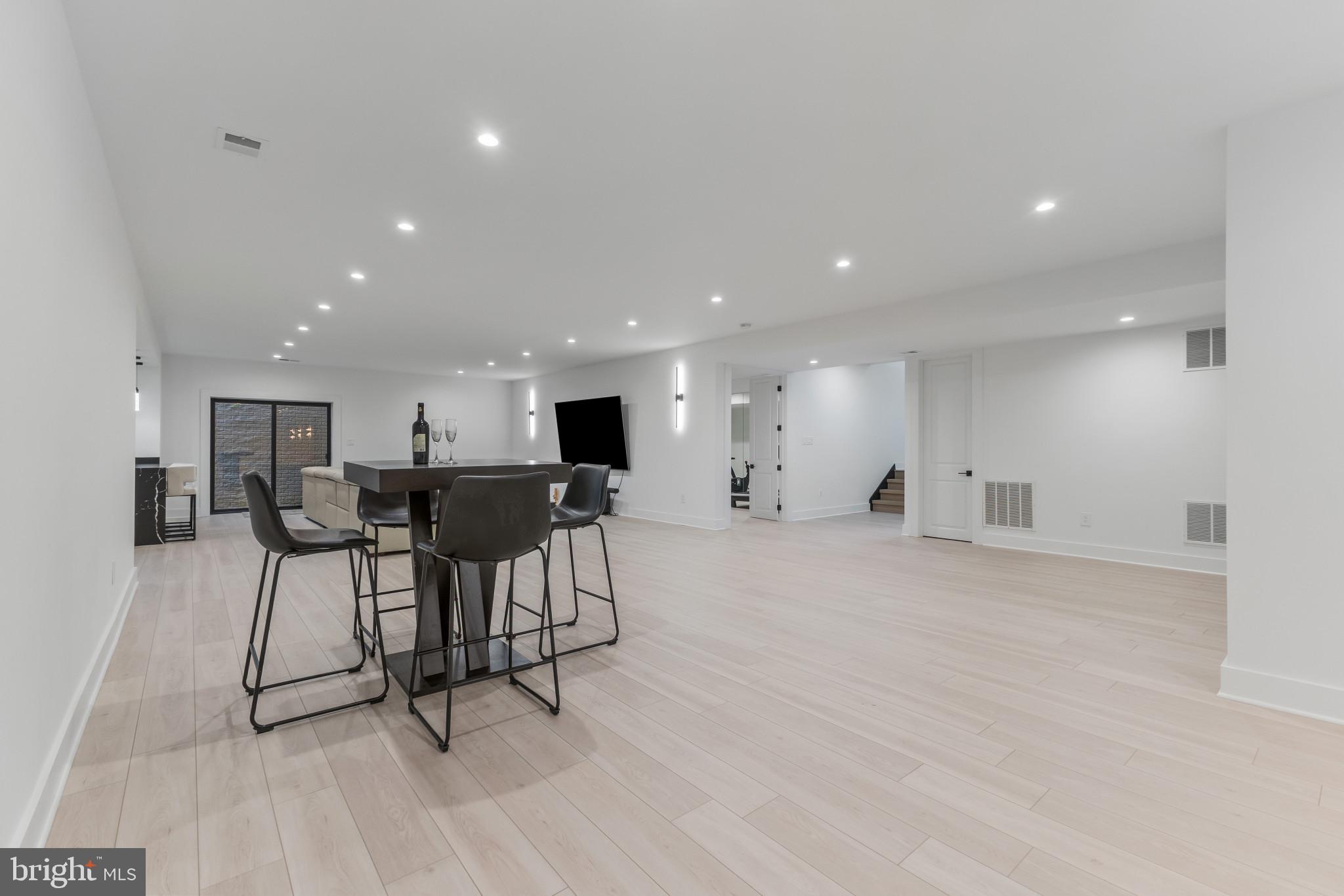 BROOKHAVEN - Residential