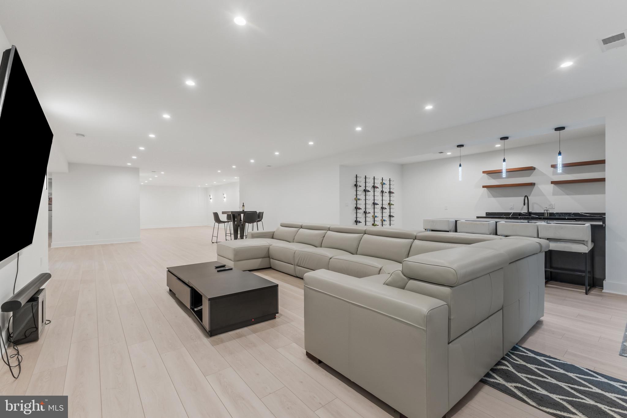 BROOKHAVEN - Residential