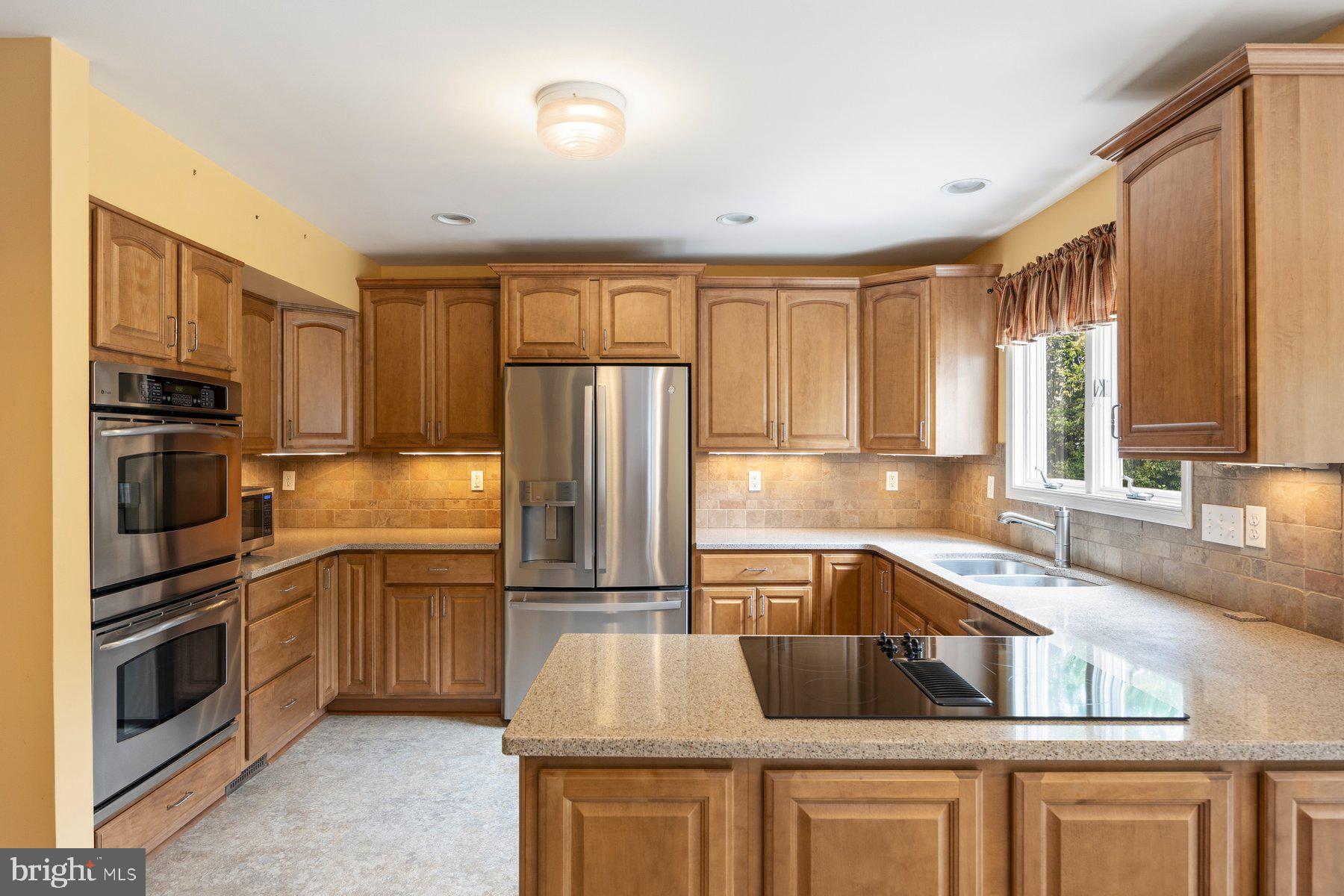 HUNT COUNTRY ESTATES - Residential