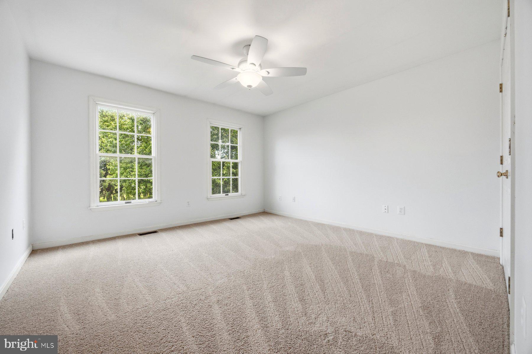 HUNT COUNTRY ESTATES - Residential