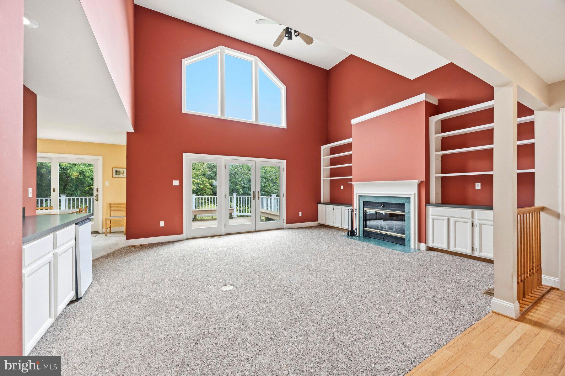 HUNT COUNTRY ESTATES - Residential