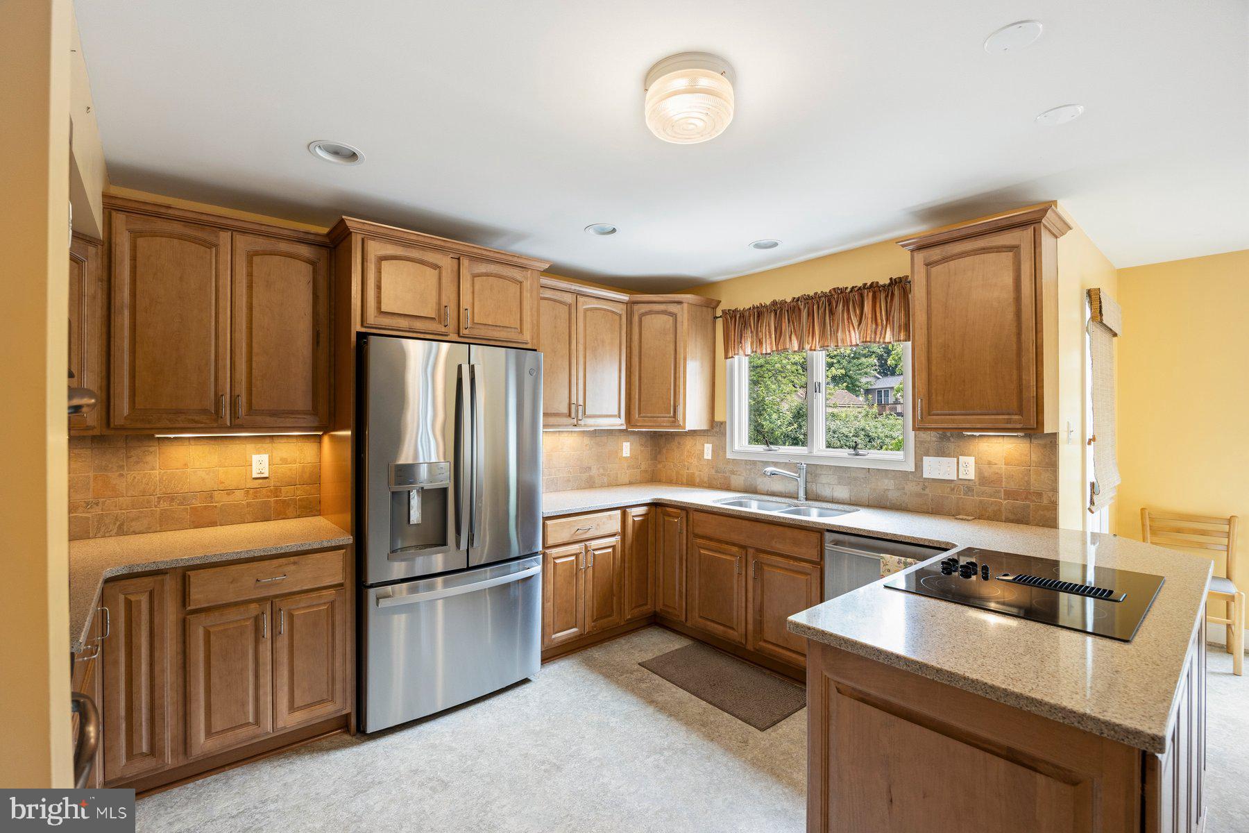 HUNT COUNTRY ESTATES - Residential