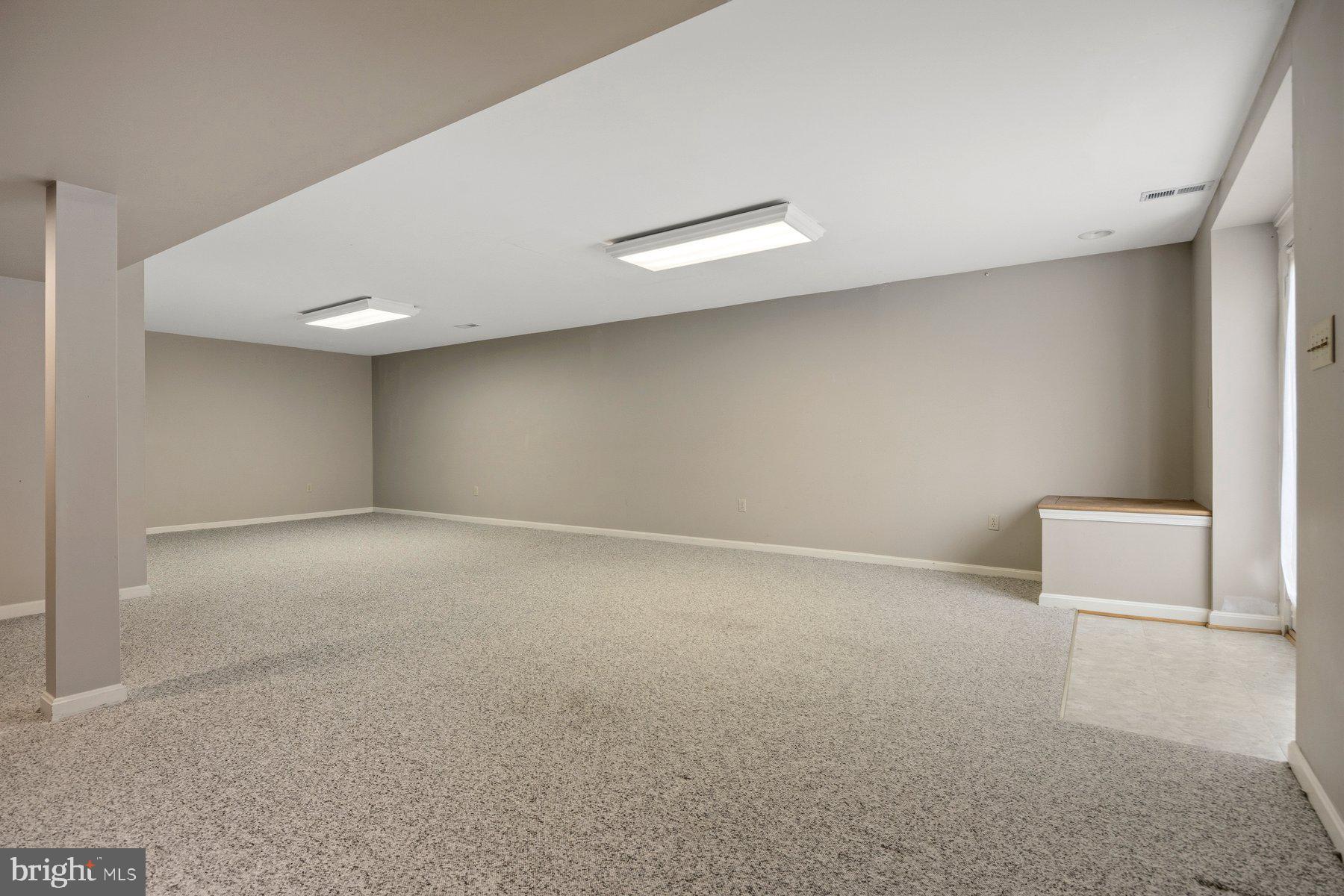 HUNT COUNTRY ESTATES - Residential