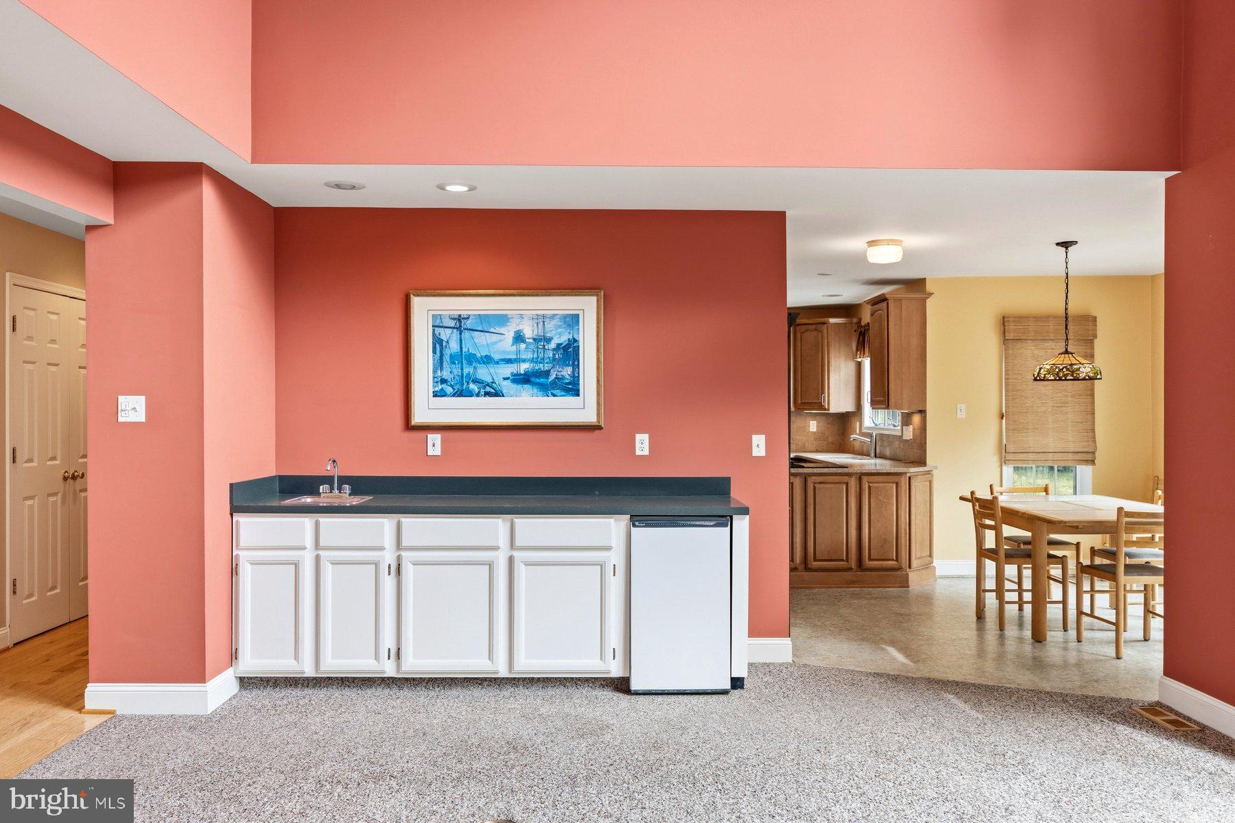 HUNT COUNTRY ESTATES - Residential