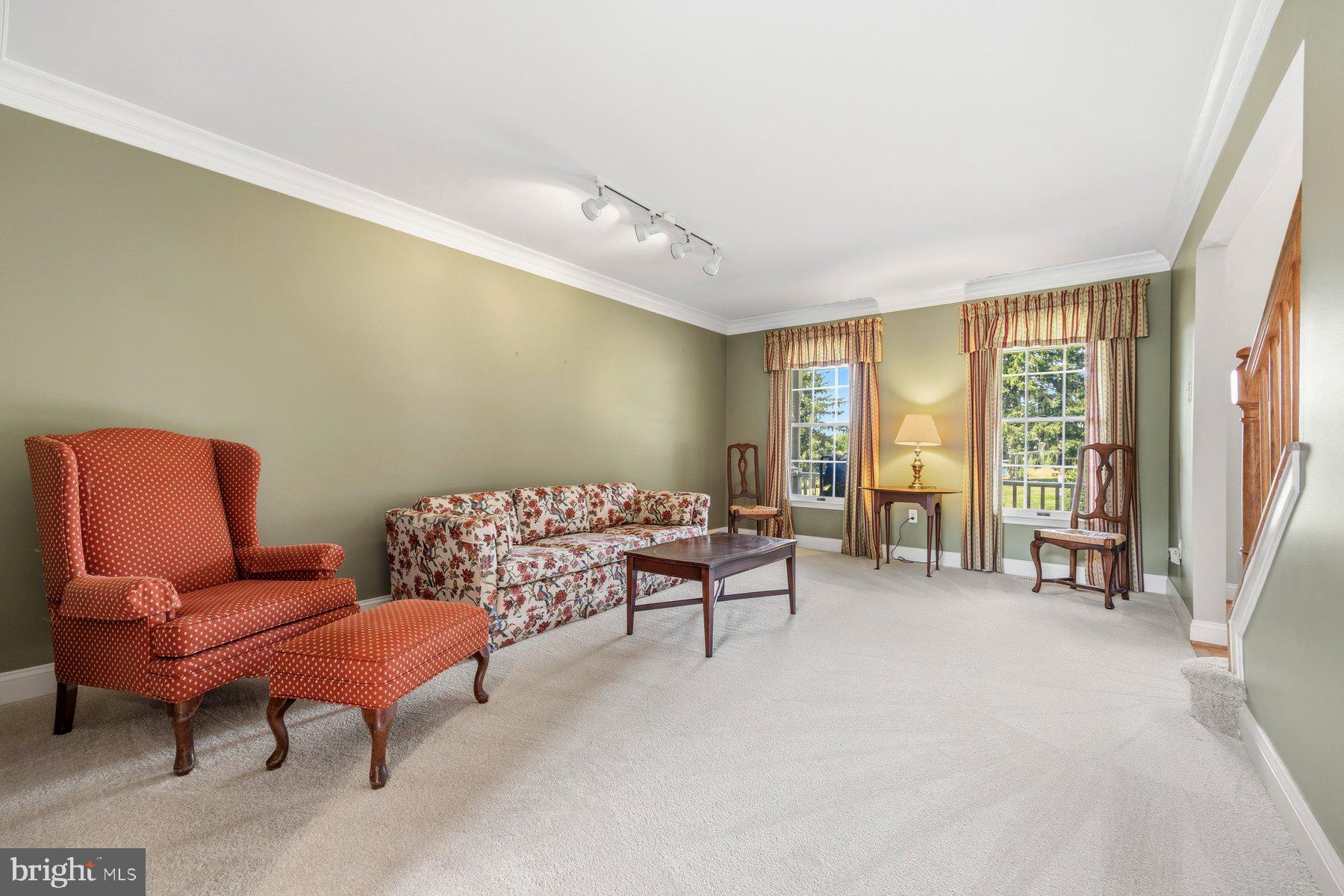 HUNT COUNTRY ESTATES - Residential