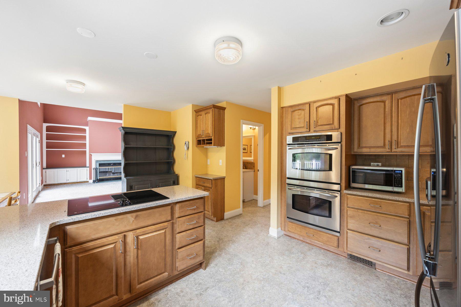 HUNT COUNTRY ESTATES - Residential