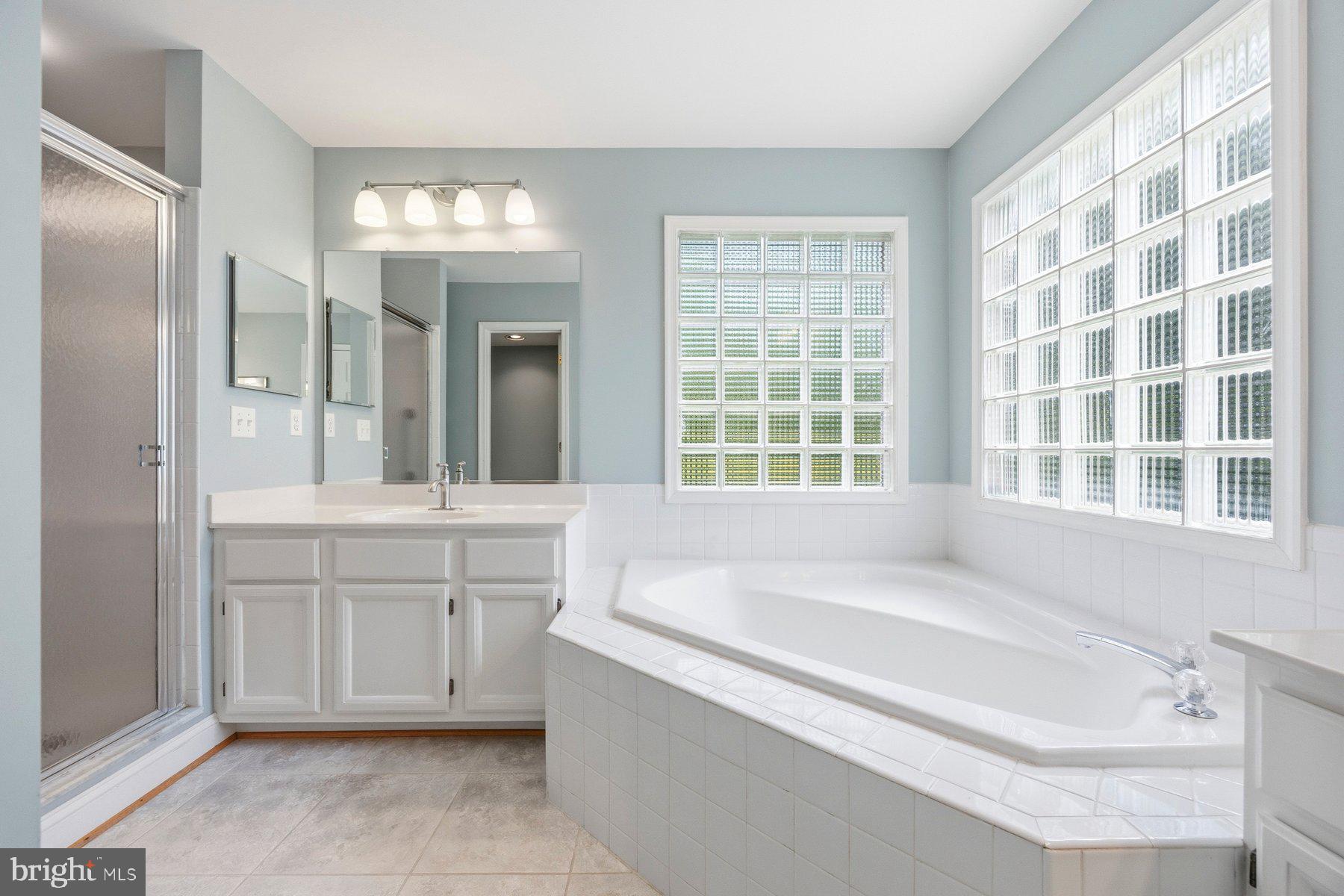 HUNT COUNTRY ESTATES - Residential