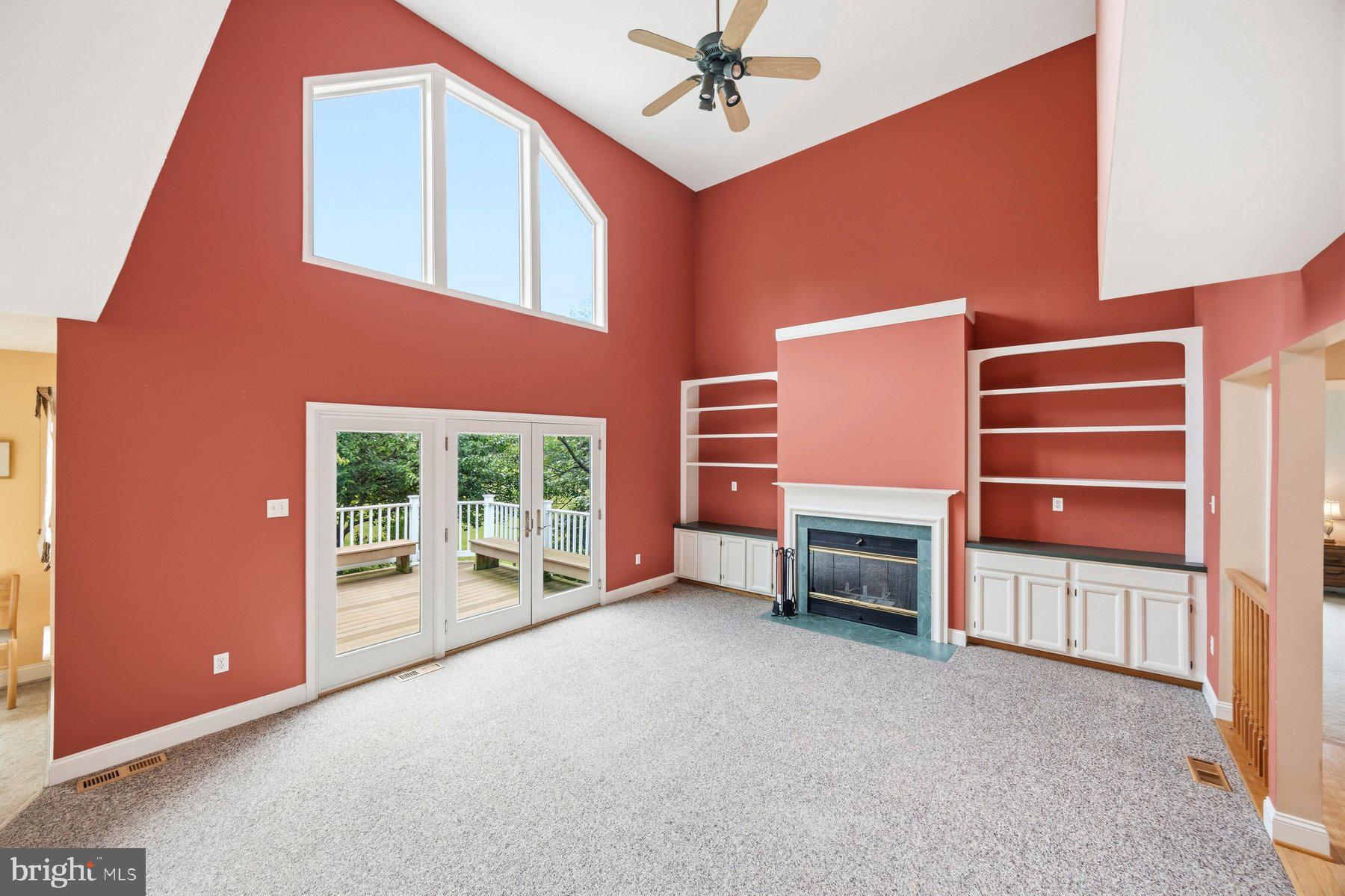 HUNT COUNTRY ESTATES - Residential