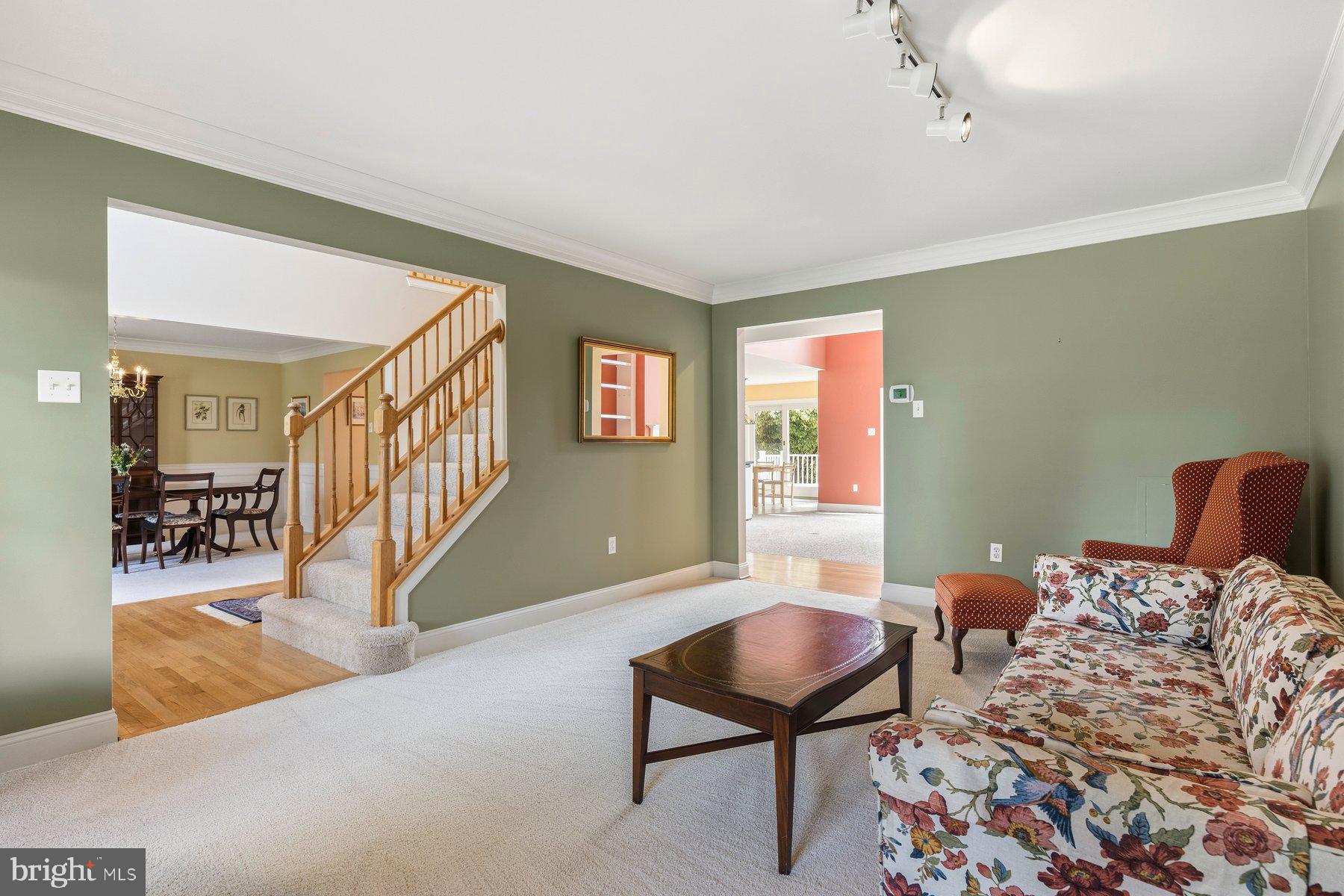 HUNT COUNTRY ESTATES - Residential