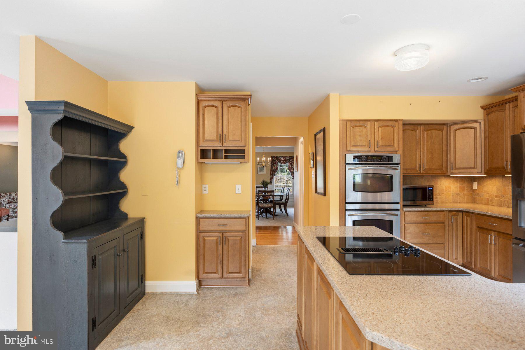 HUNT COUNTRY ESTATES - Residential