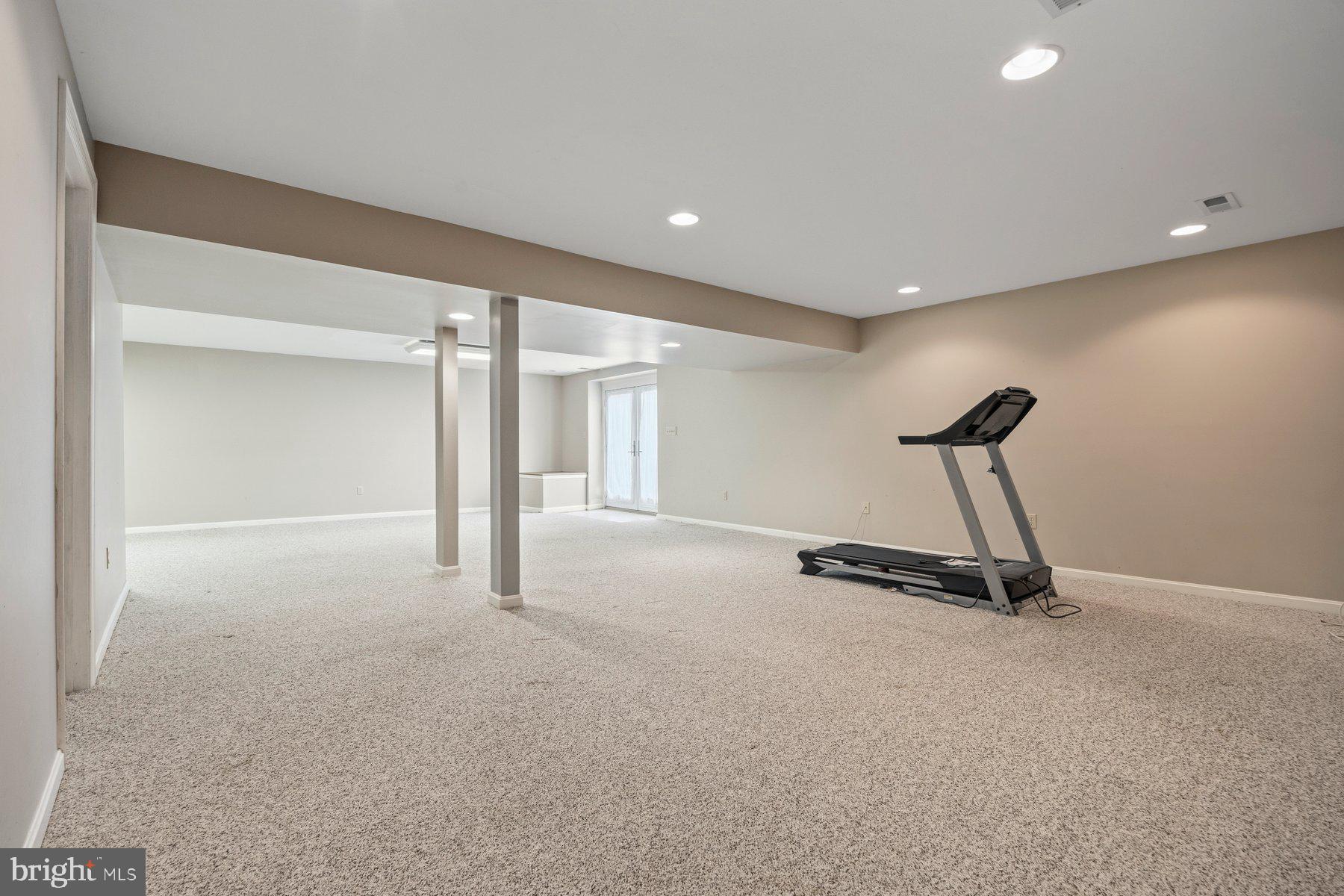 HUNT COUNTRY ESTATES - Residential