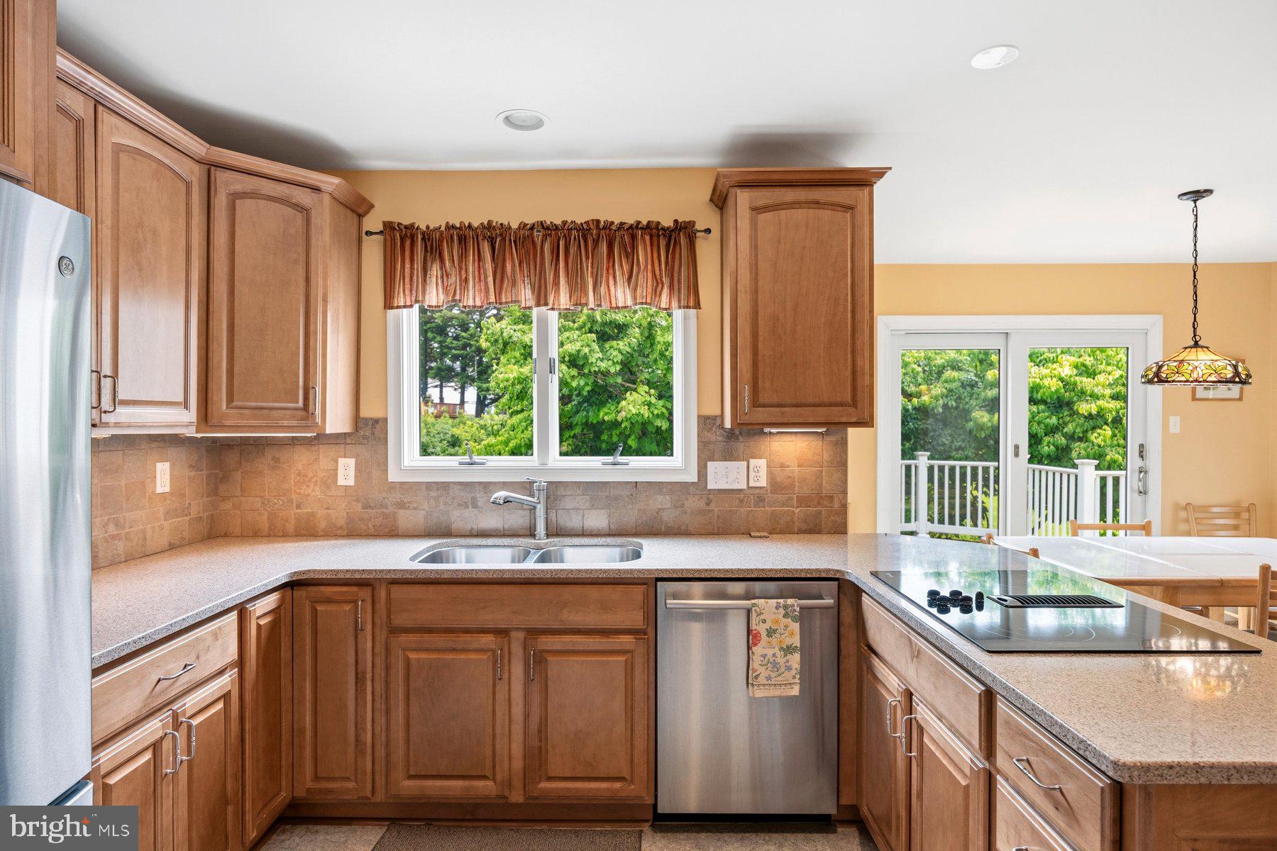 HUNT COUNTRY ESTATES - Residential