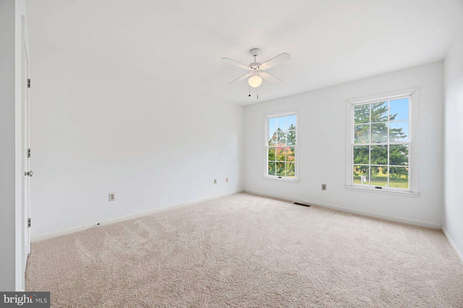 HUNT COUNTRY ESTATES - Residential