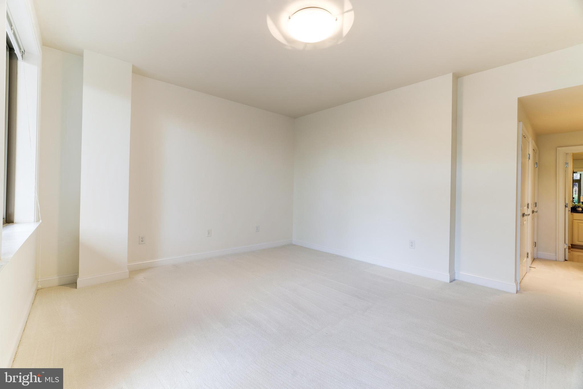PALLADIUM AT MCLEAN - Residential