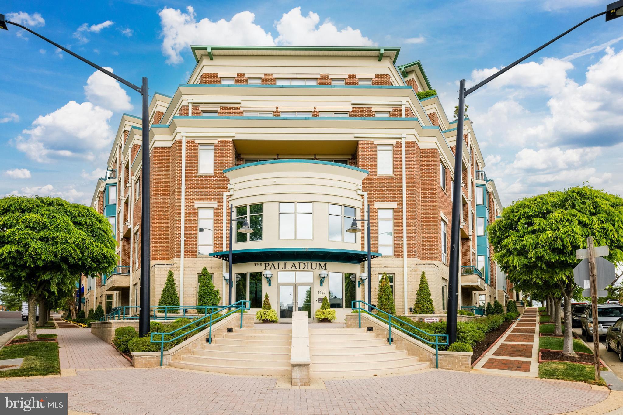 PALLADIUM AT MCLEAN - Residential