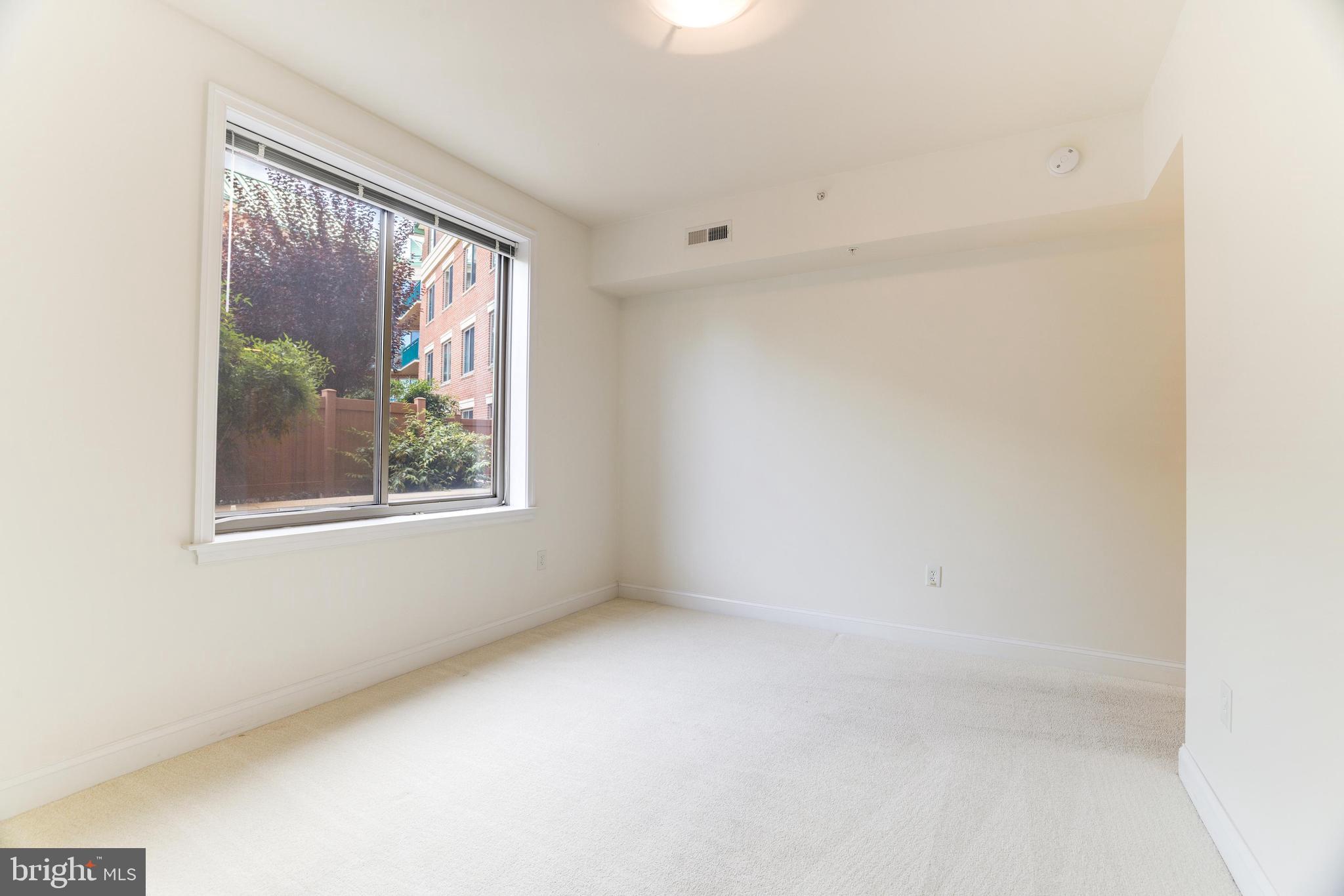 PALLADIUM AT MCLEAN - Residential