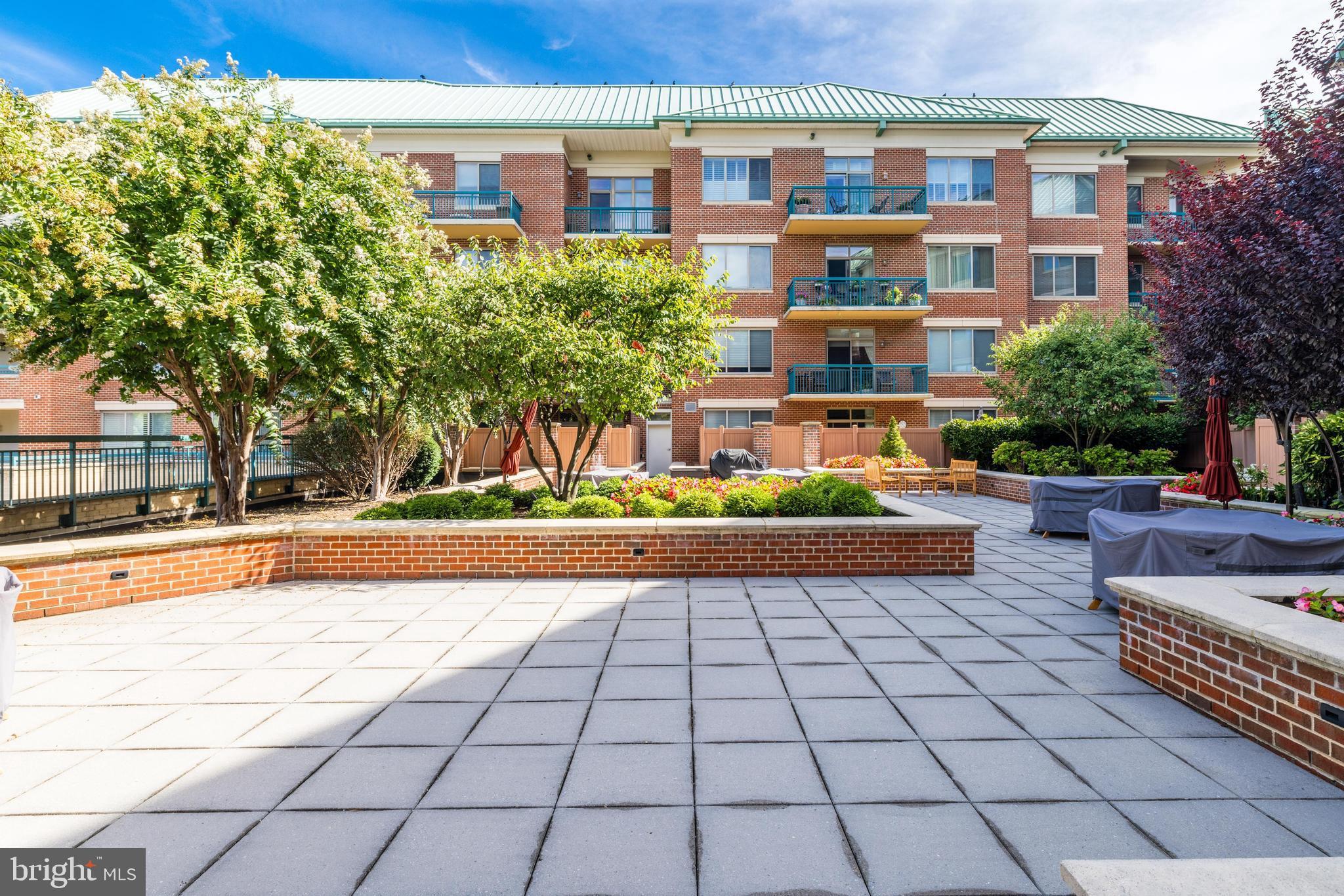 PALLADIUM AT MCLEAN - Residential