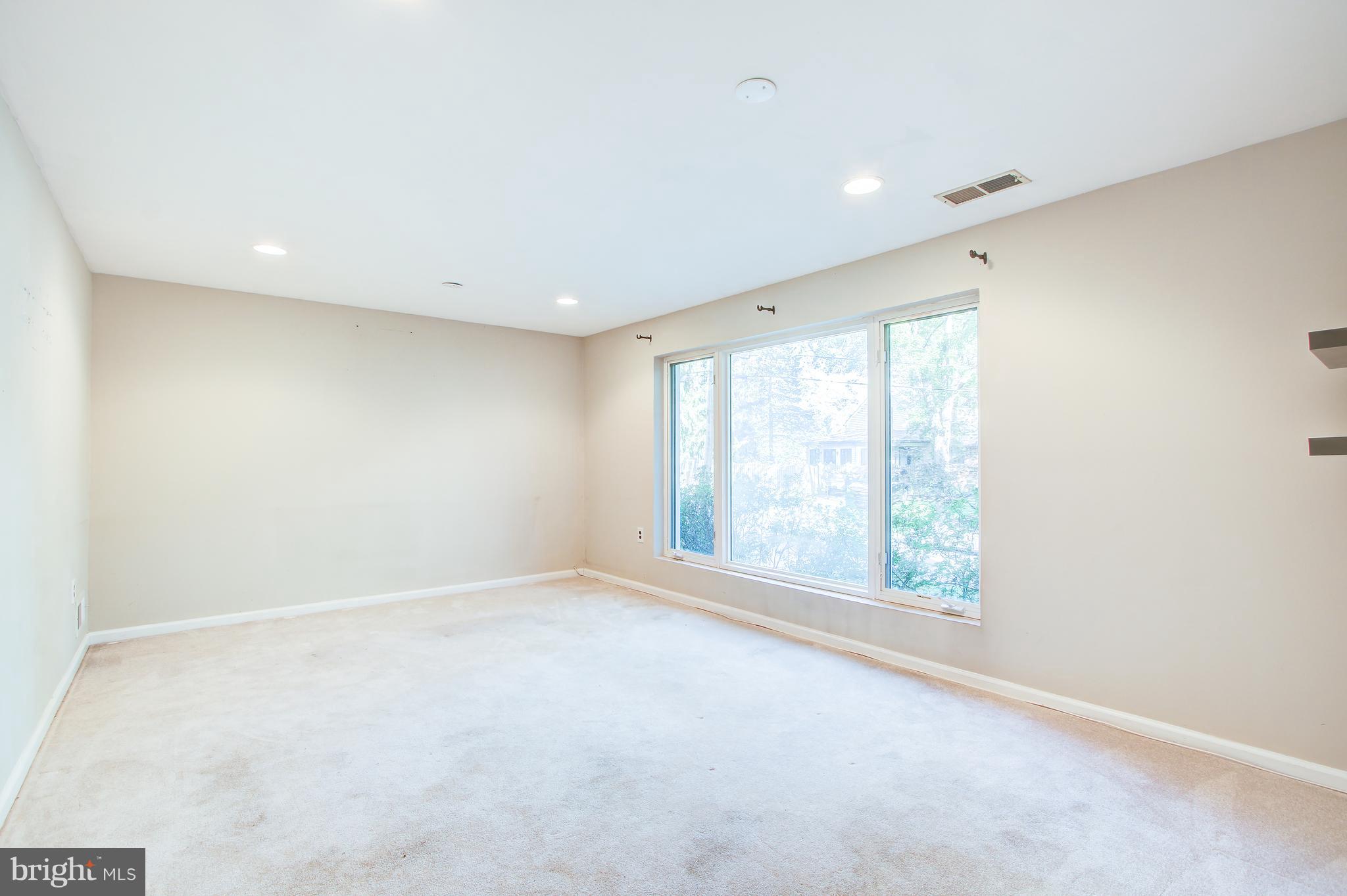 ROCK CREEK PALISADES - Residential