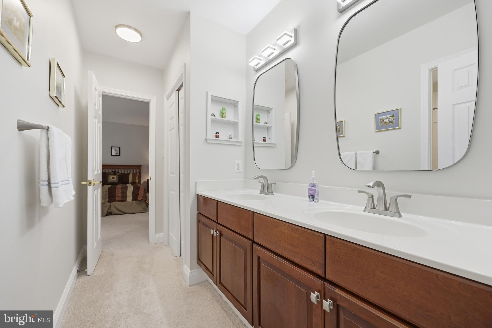 NORBECK GROVE - Residential