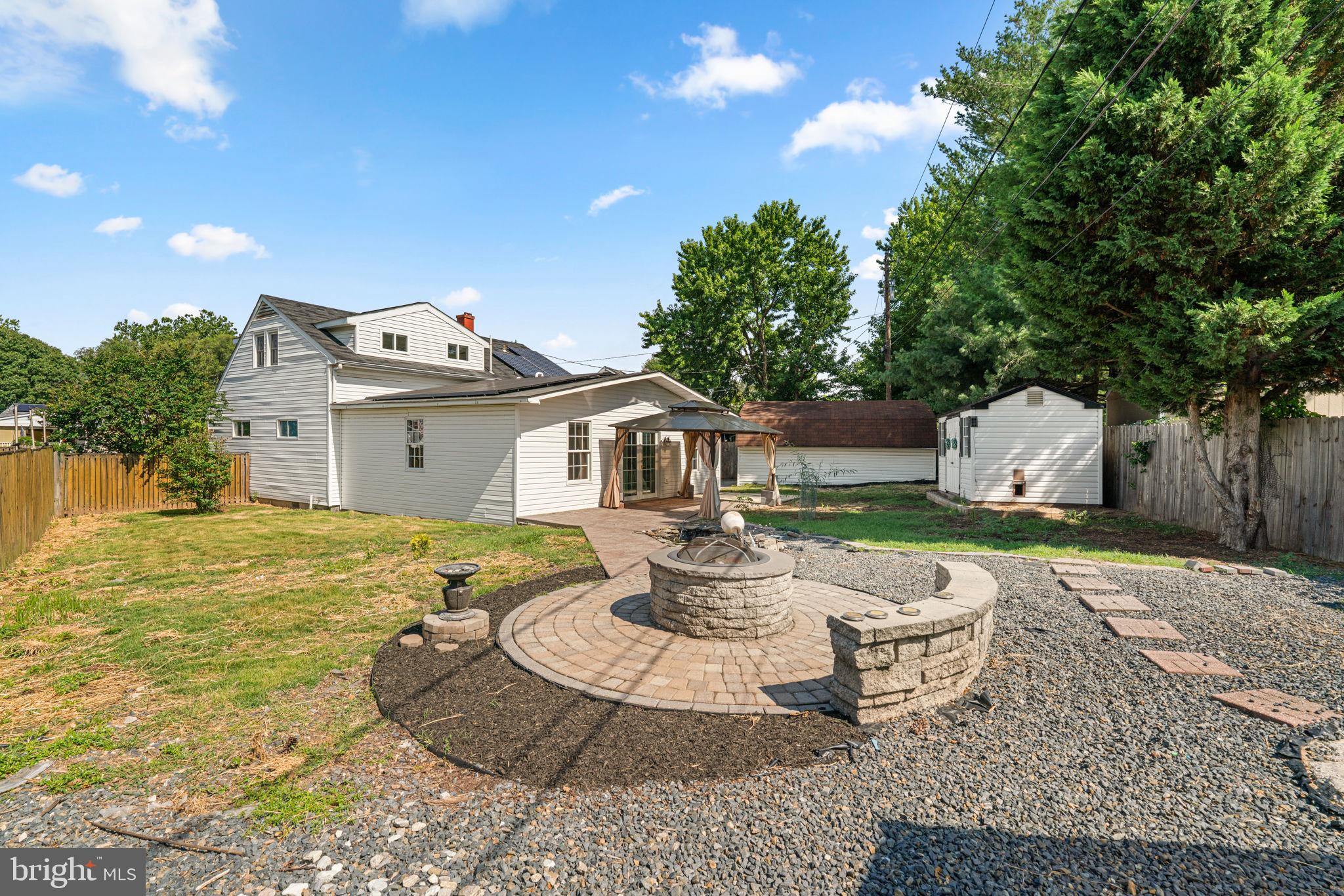 WILLOWDALE - Residential