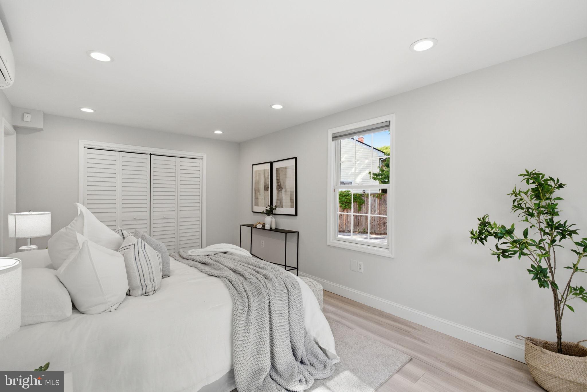 WILLOWDALE - Residential