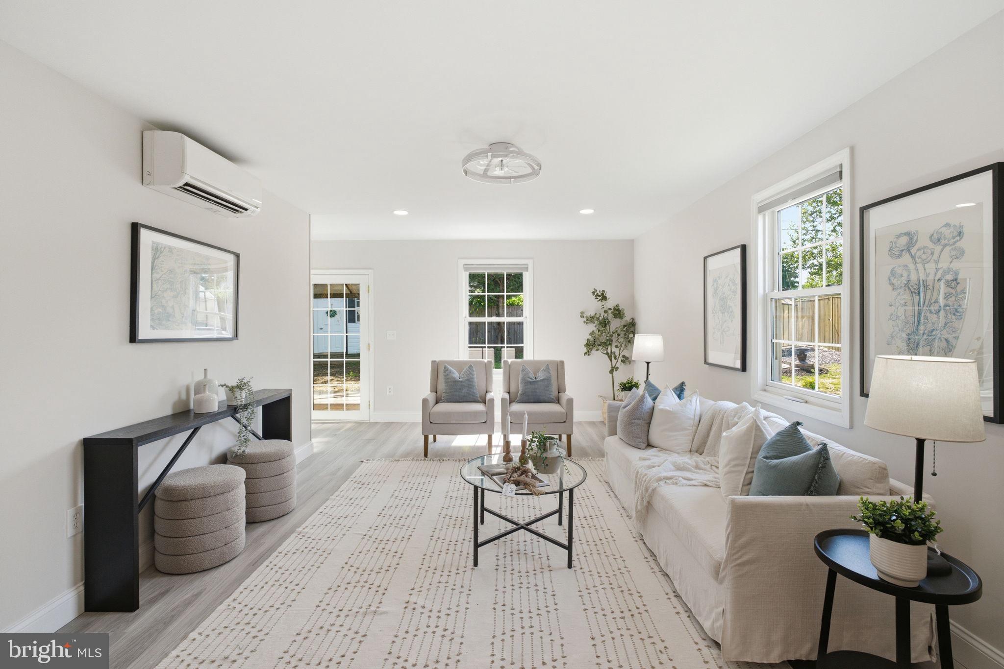 WILLOWDALE - Residential