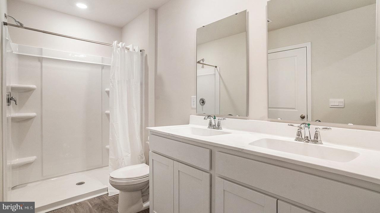 KINNAMON MEADOWS - Residential