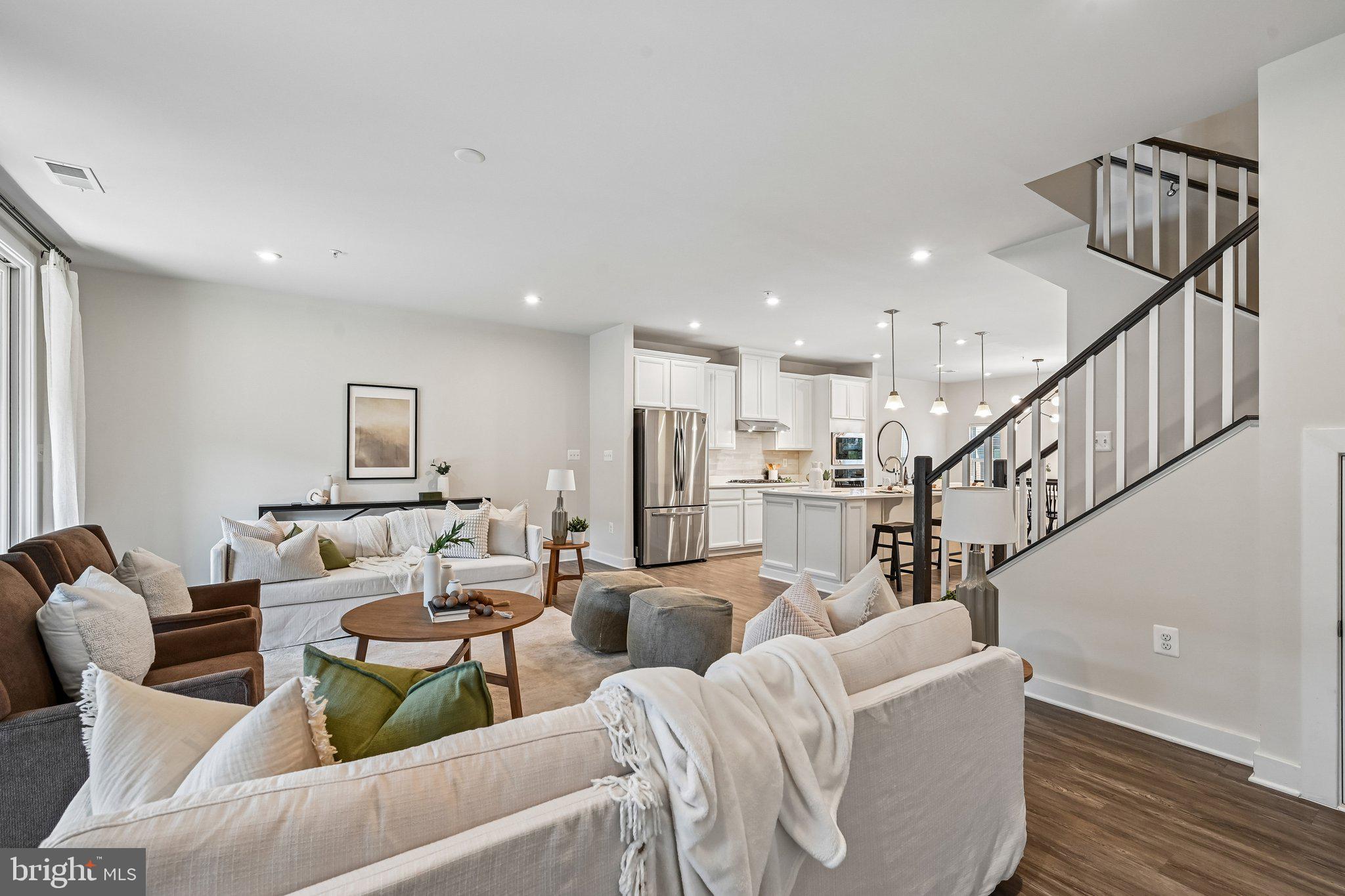 PADDOCK POINTE - Residential